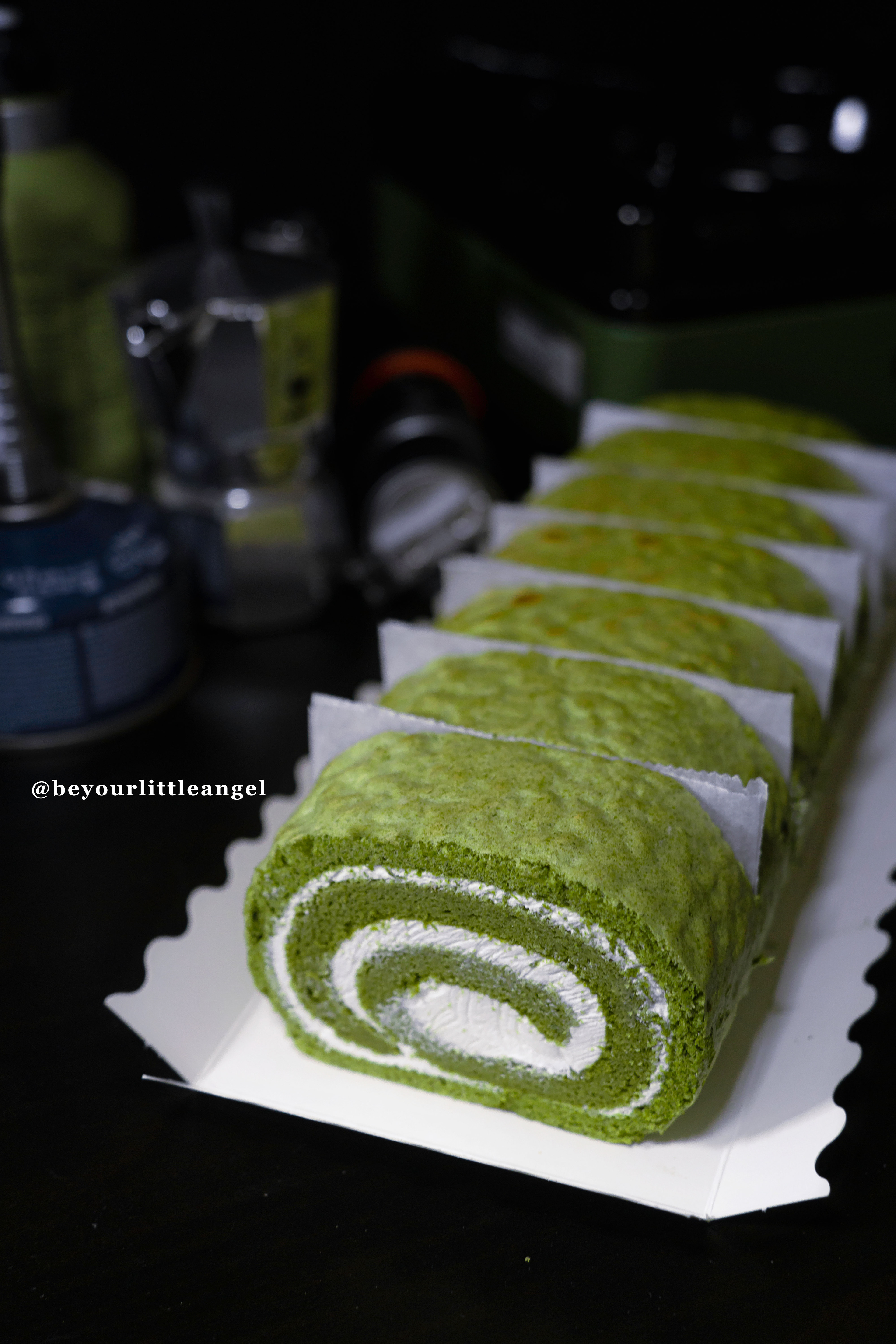 Matcha tigre skin cake roll