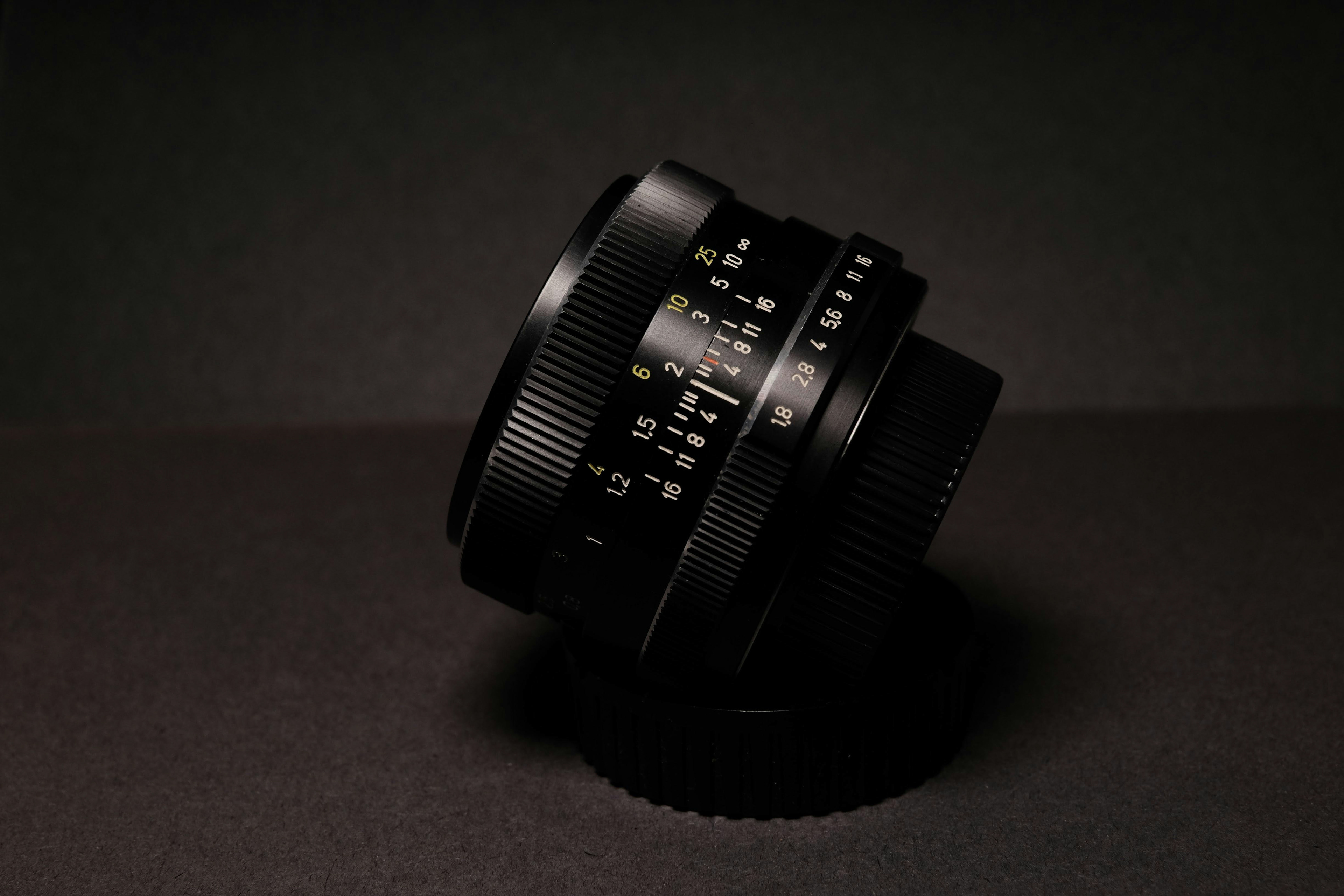 lens with aperture control