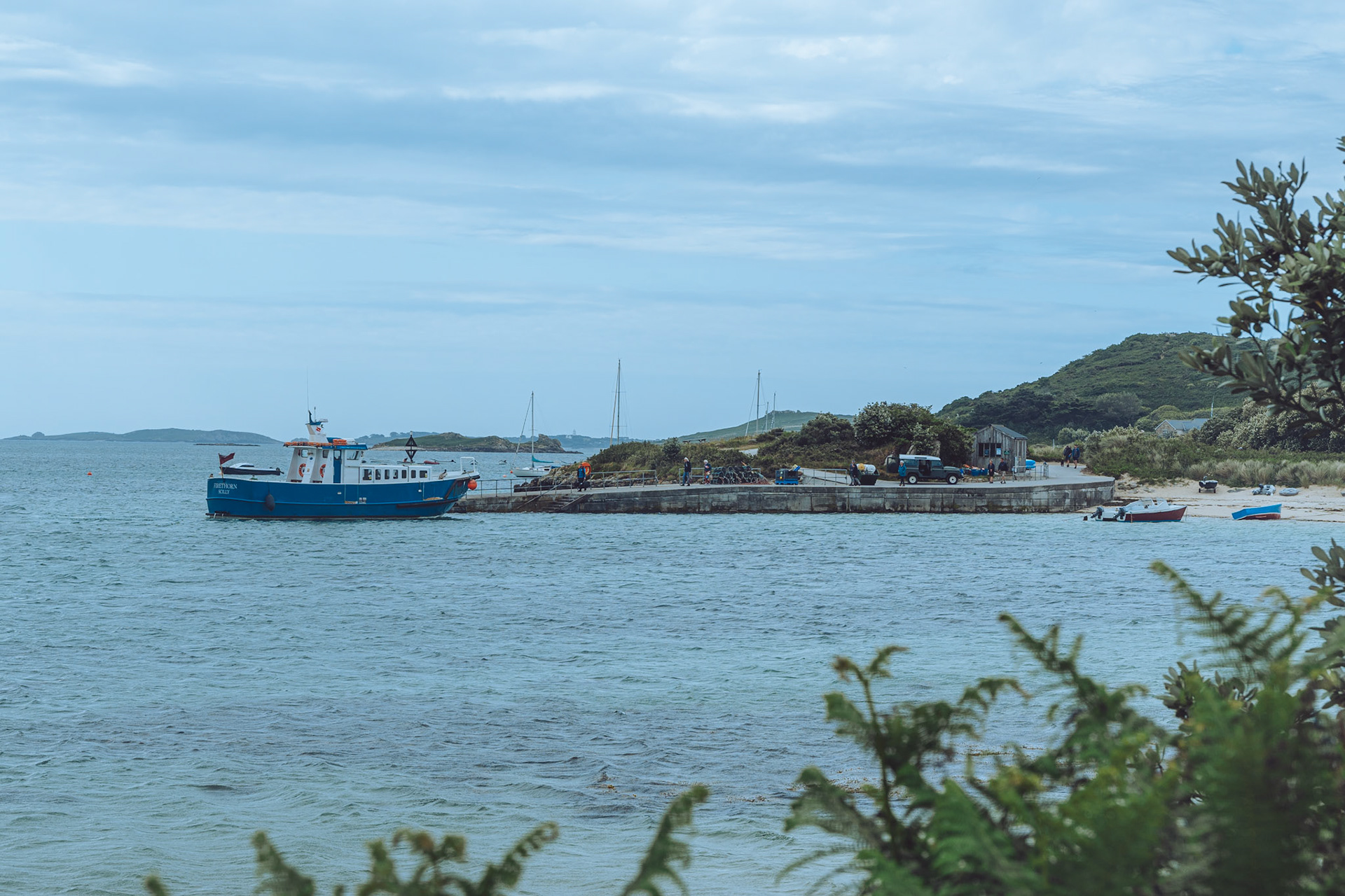 Firethorn docking at Bryher
