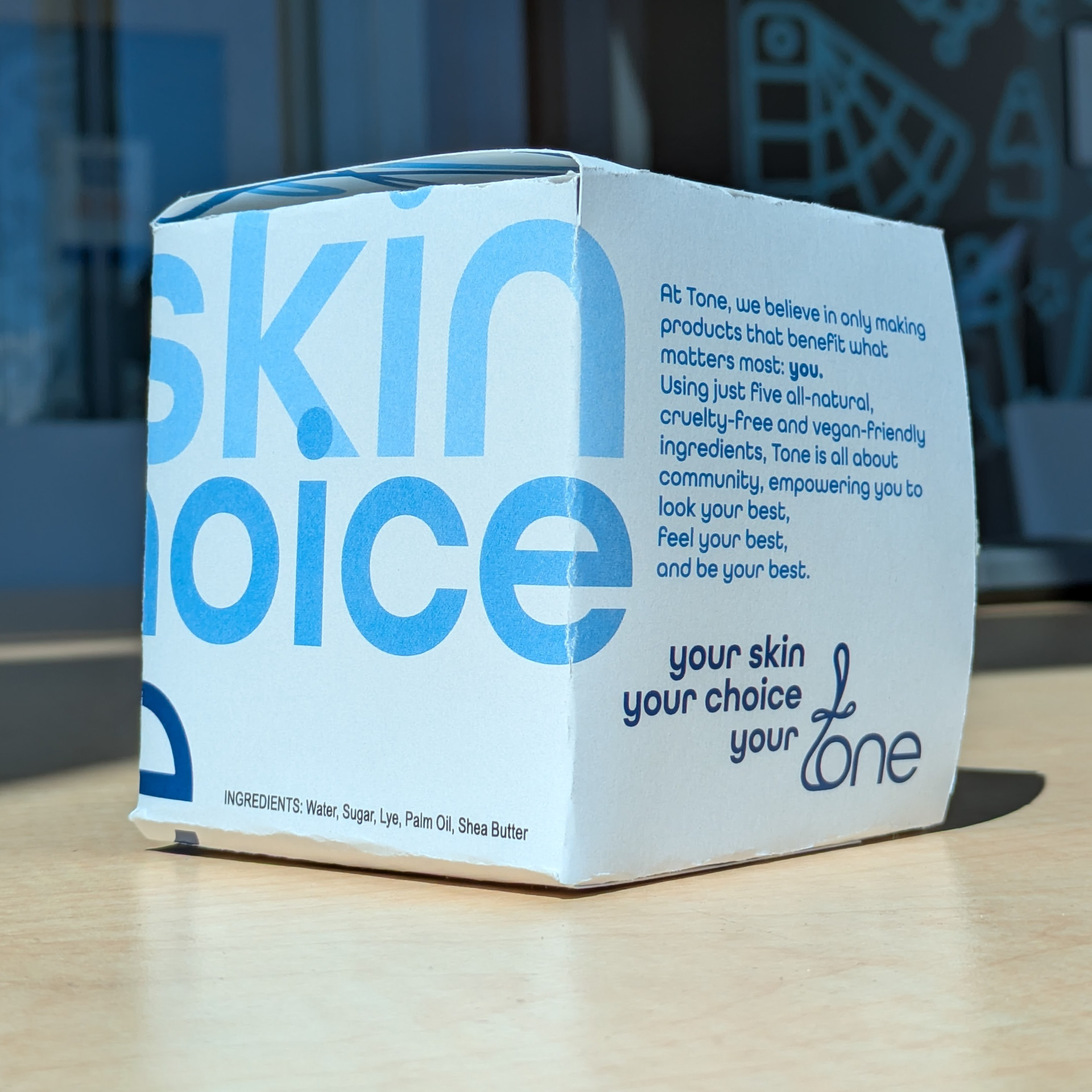 Box, back view.