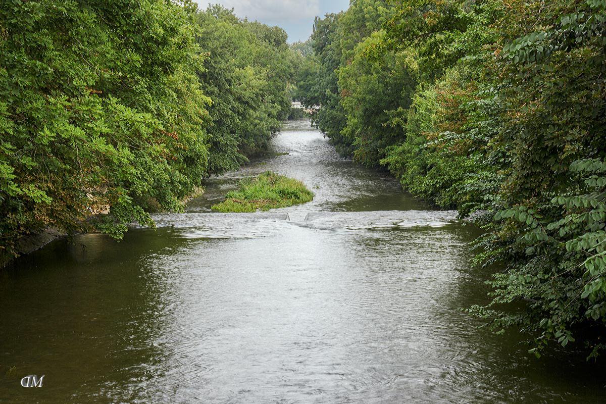 Vor dem Kaskadenwehr