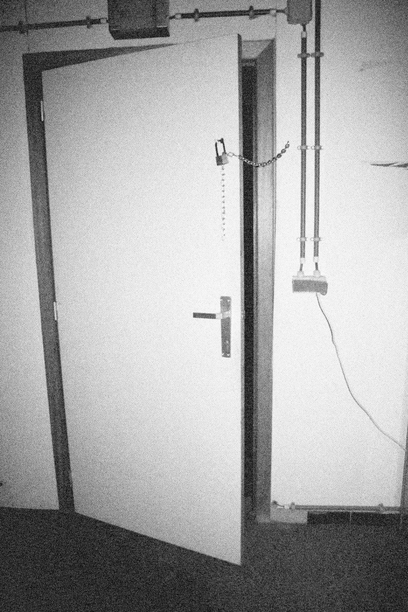 One Week Visitorinstallationcarpet, bed, sheets, xerox prints, tape, chain, lock2006