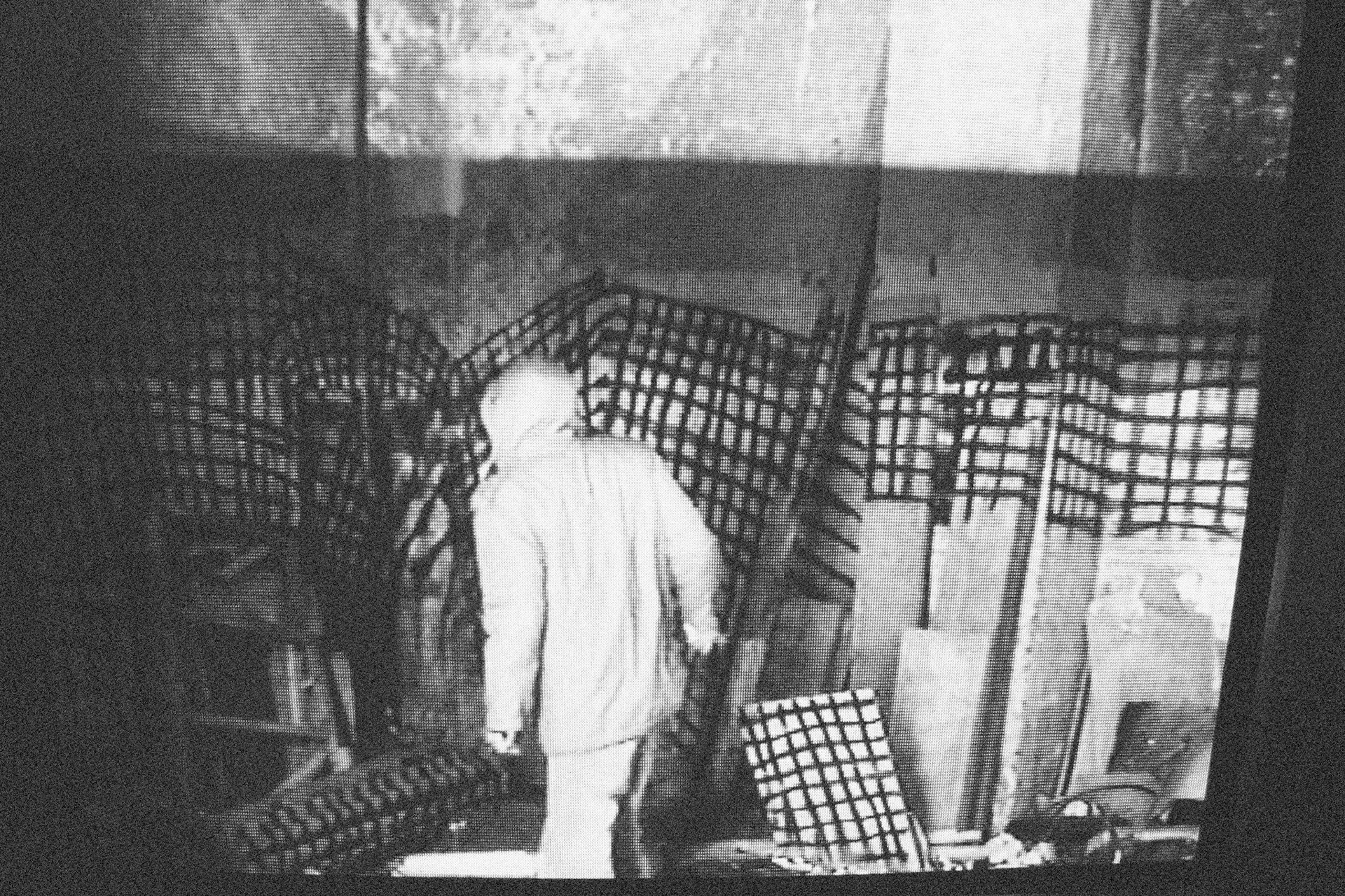 More Gridsvideostill of performance,former military hospital / Groen Kwartier, Antwerp (BE)2005