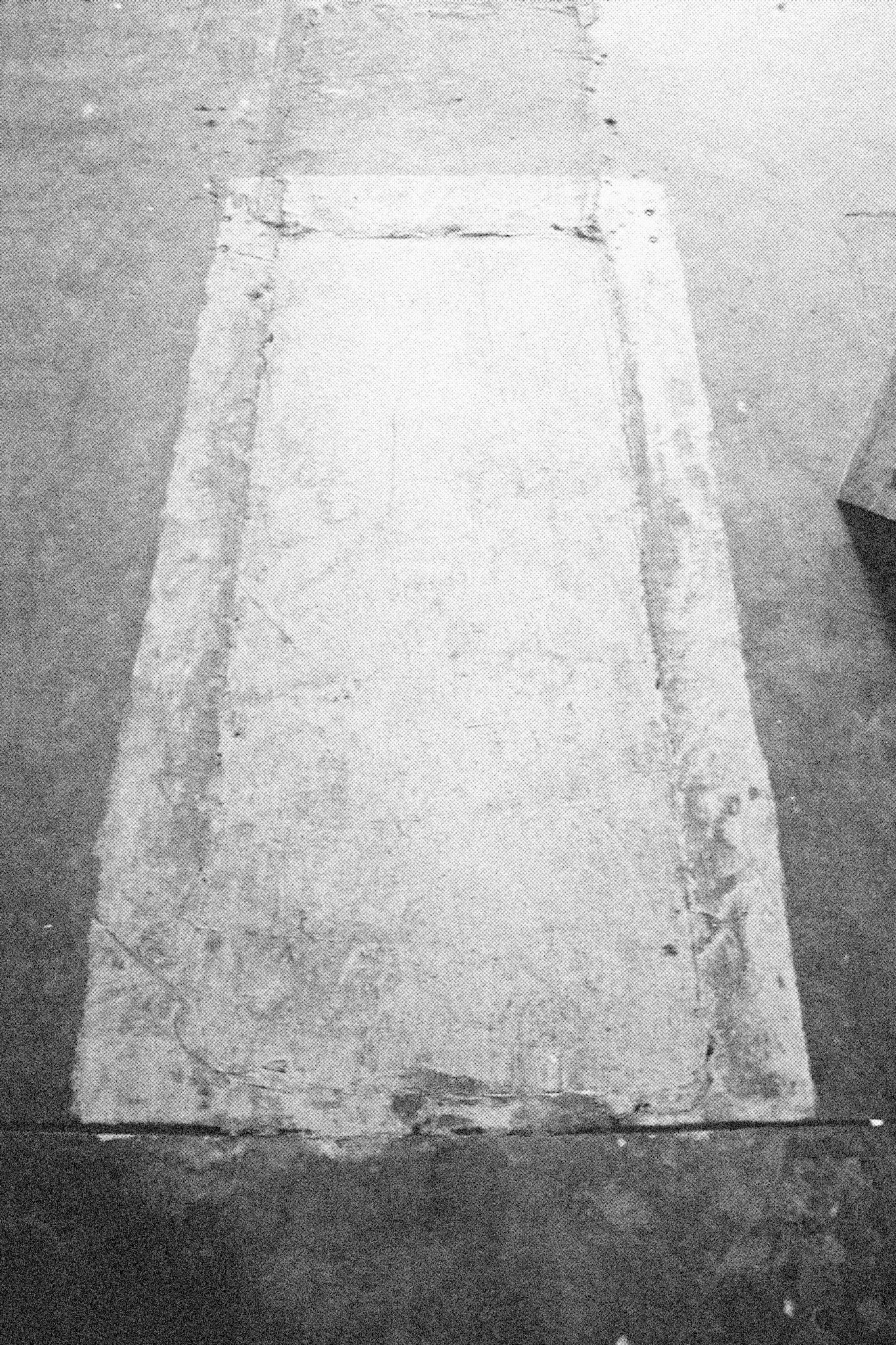 3 Closed Conditionssite specific interventionwooden sculptures, 120 x 70 cmNicc, Antwerp (BE)2008