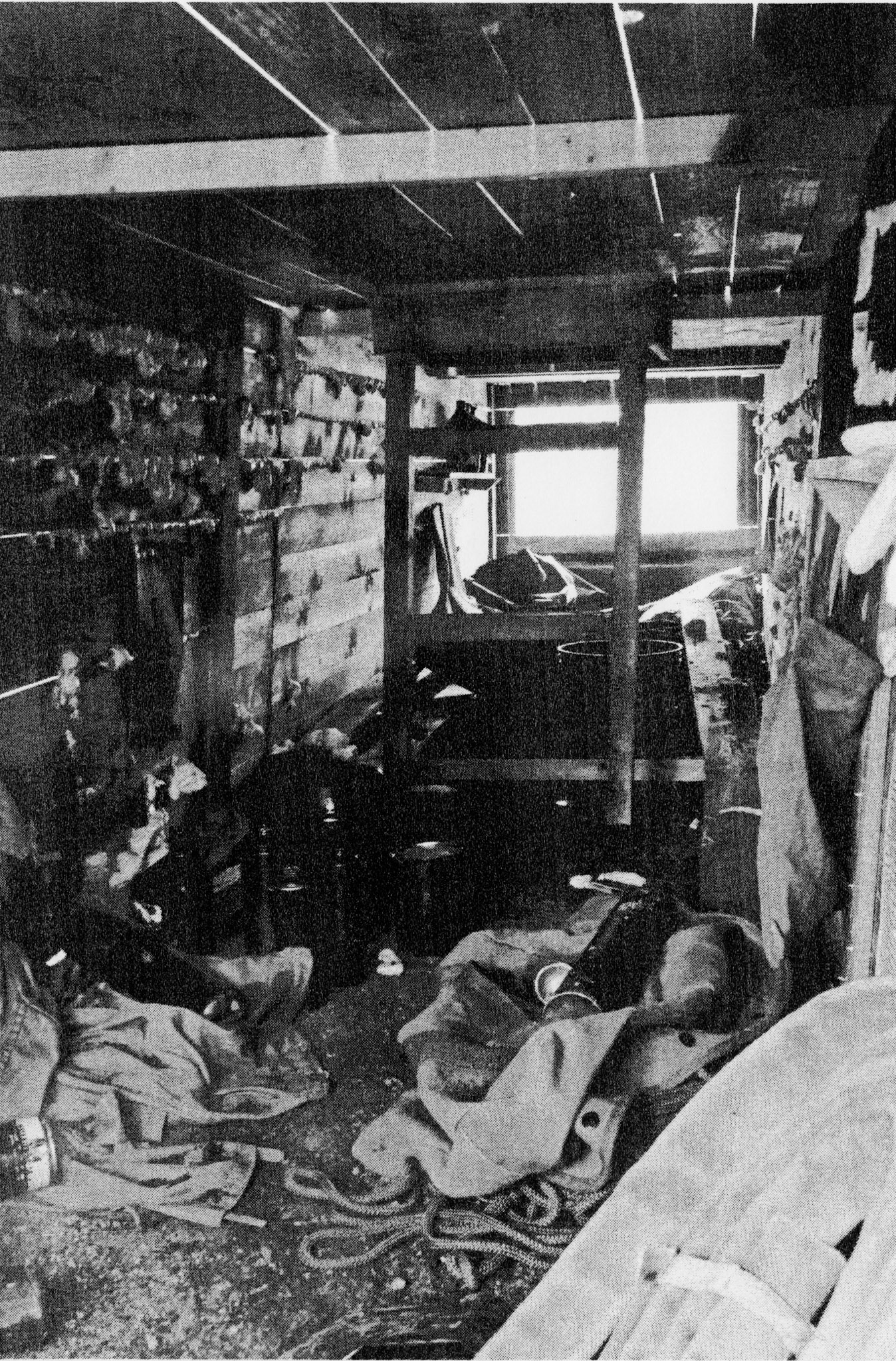 Glimpse From Below6m x 1.2m x 1.2mArt in the city, Art Brussels (BE)2012