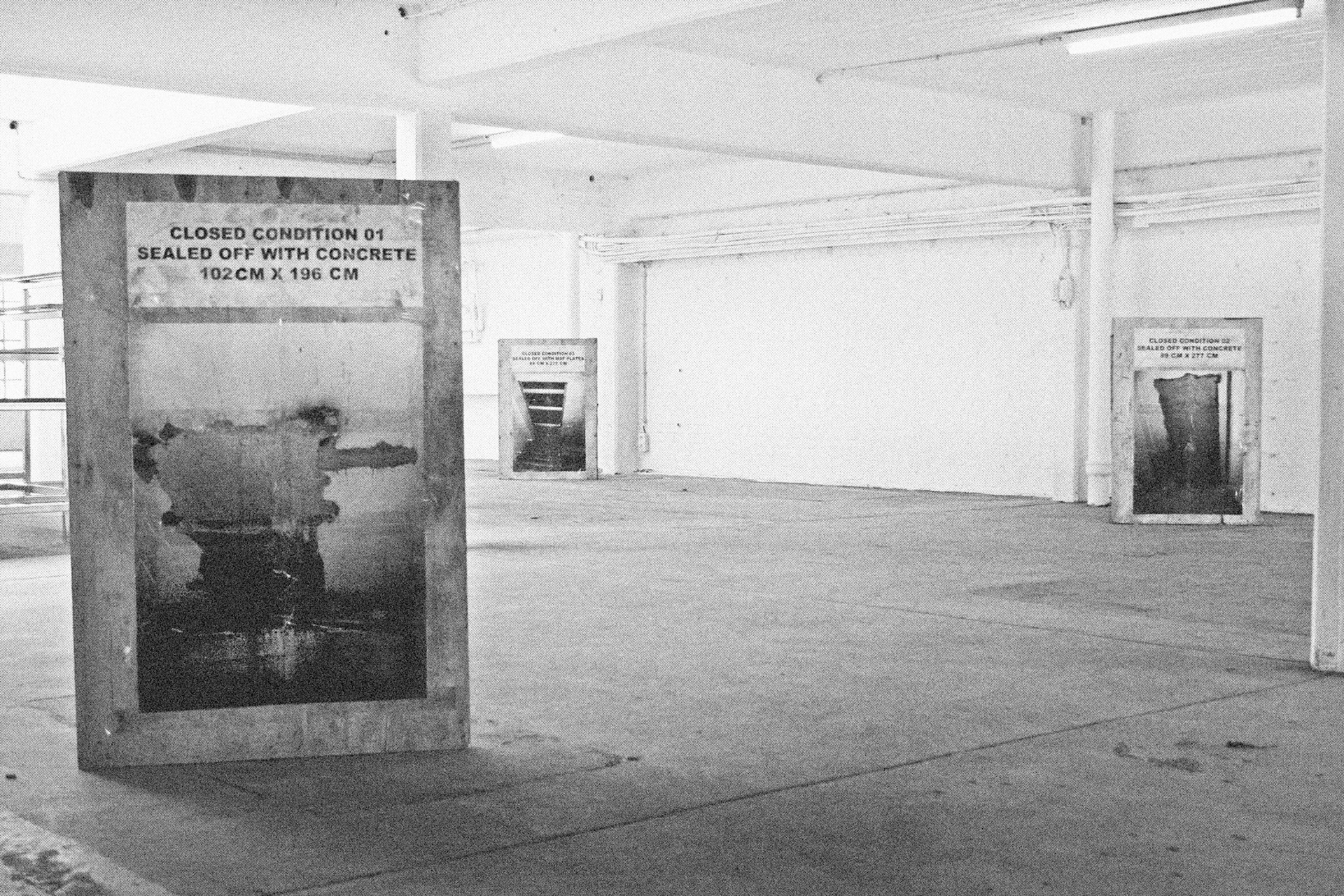 3 Closed Conditionssite specific interventionwooden sculptures, 120 x 70 cmNicc, Antwerp (BE)2008