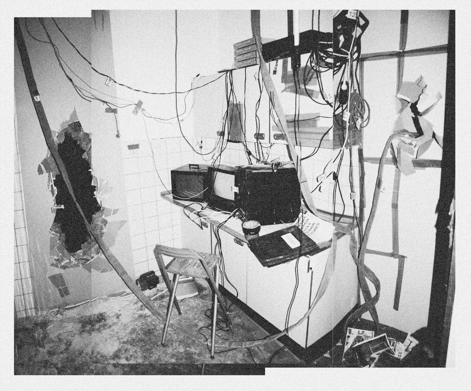 Stockage / TransmitterinstallationShowroom Mama, Rotterdam (NL)2006