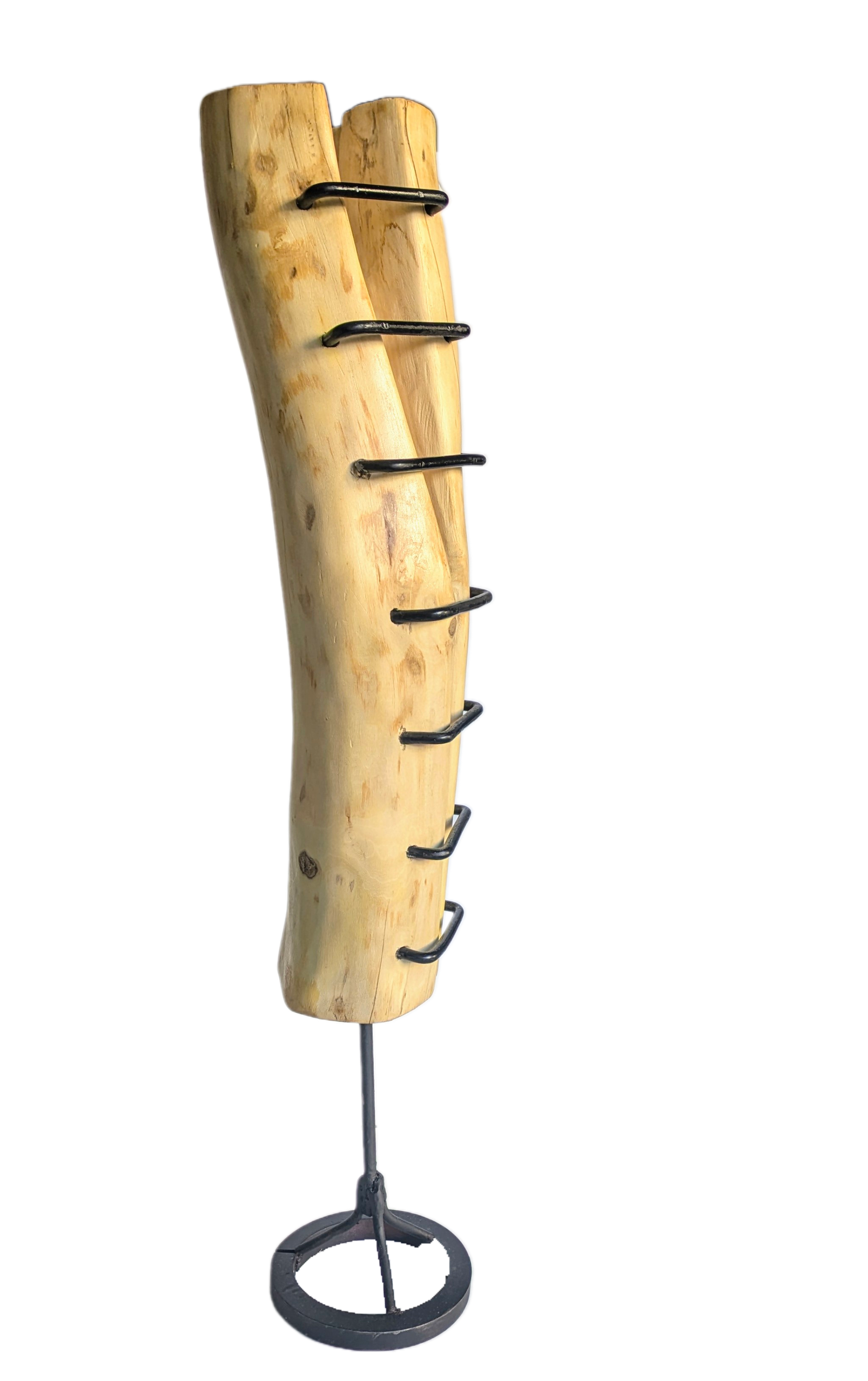 Franja de Gaza II · Escultura en madera y hierro · arraigo violentado · Paisajes de Guerra · Luis González Palacios · 2025