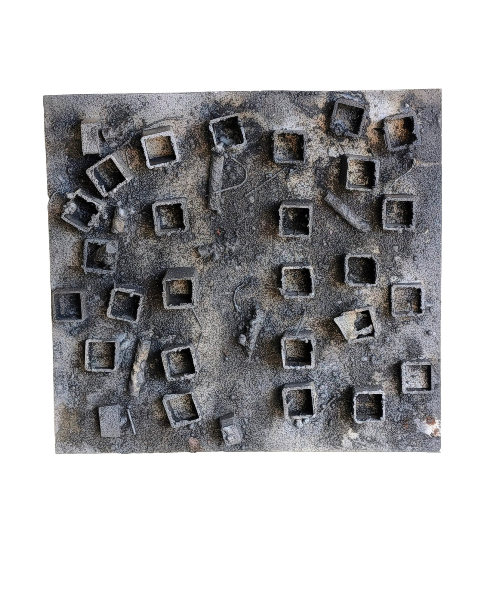 Ciudad de Gaza · Franja de Gaza · Pieza geográfica en acero reciclado con coordenadas GPS grabadas e imagen satelital transferida · Paisajes de Guerra · Luis González Palacios · 2025 · 33×43 cm