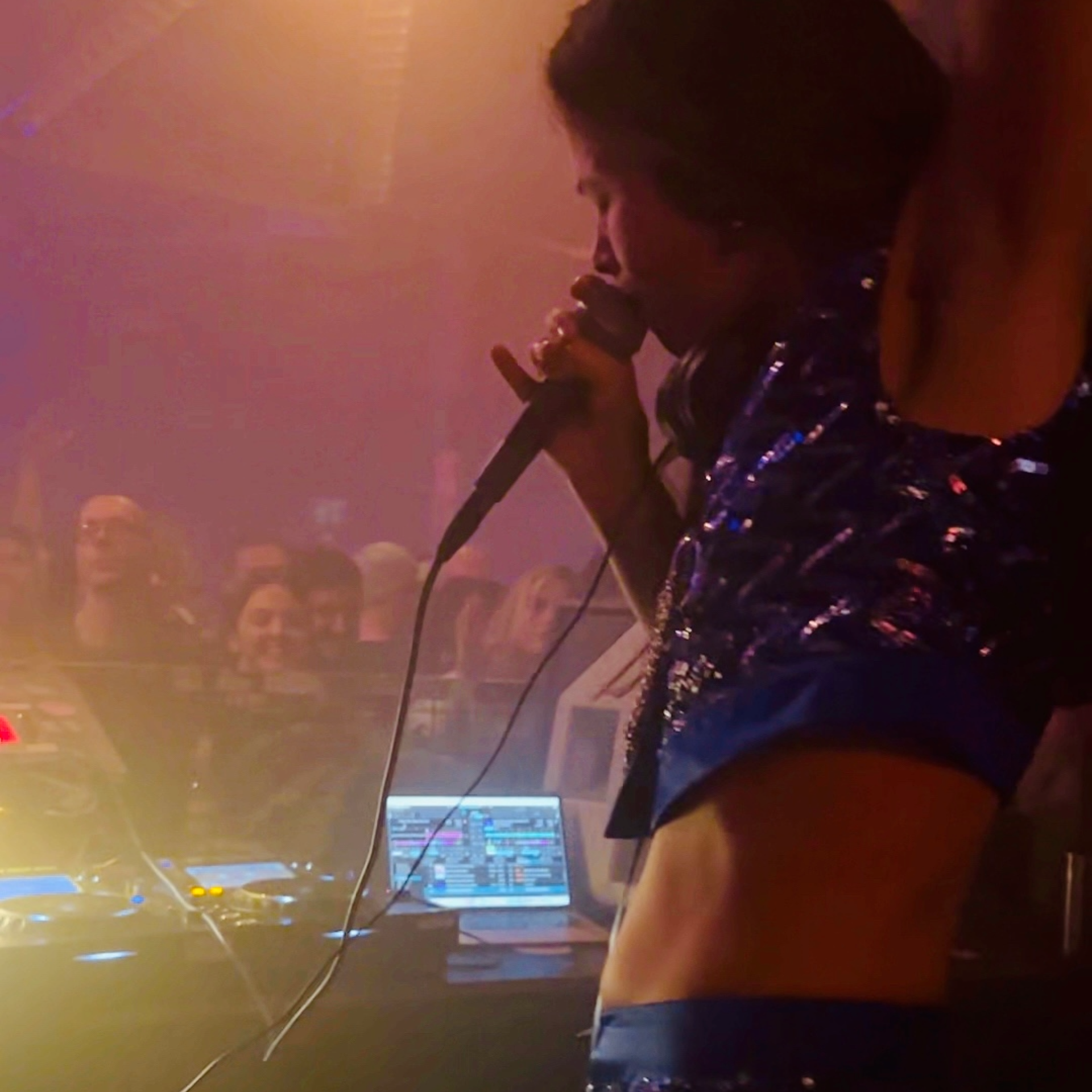 Singer and DJ Lydgen