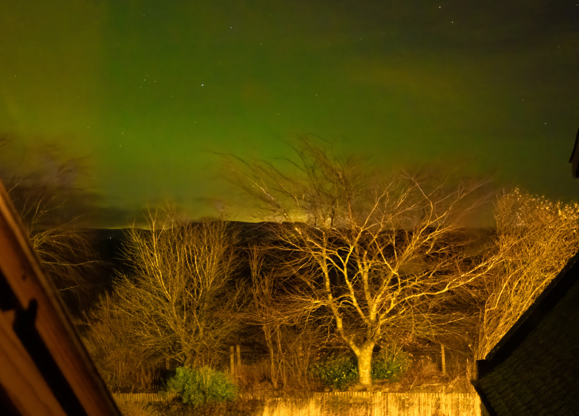 Tail-end of aurora at Dryplaid