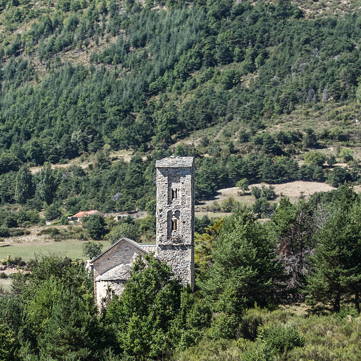 L’église Saint-Thyrse de Robion, Provence-Alpes-Côte d'Azur, France