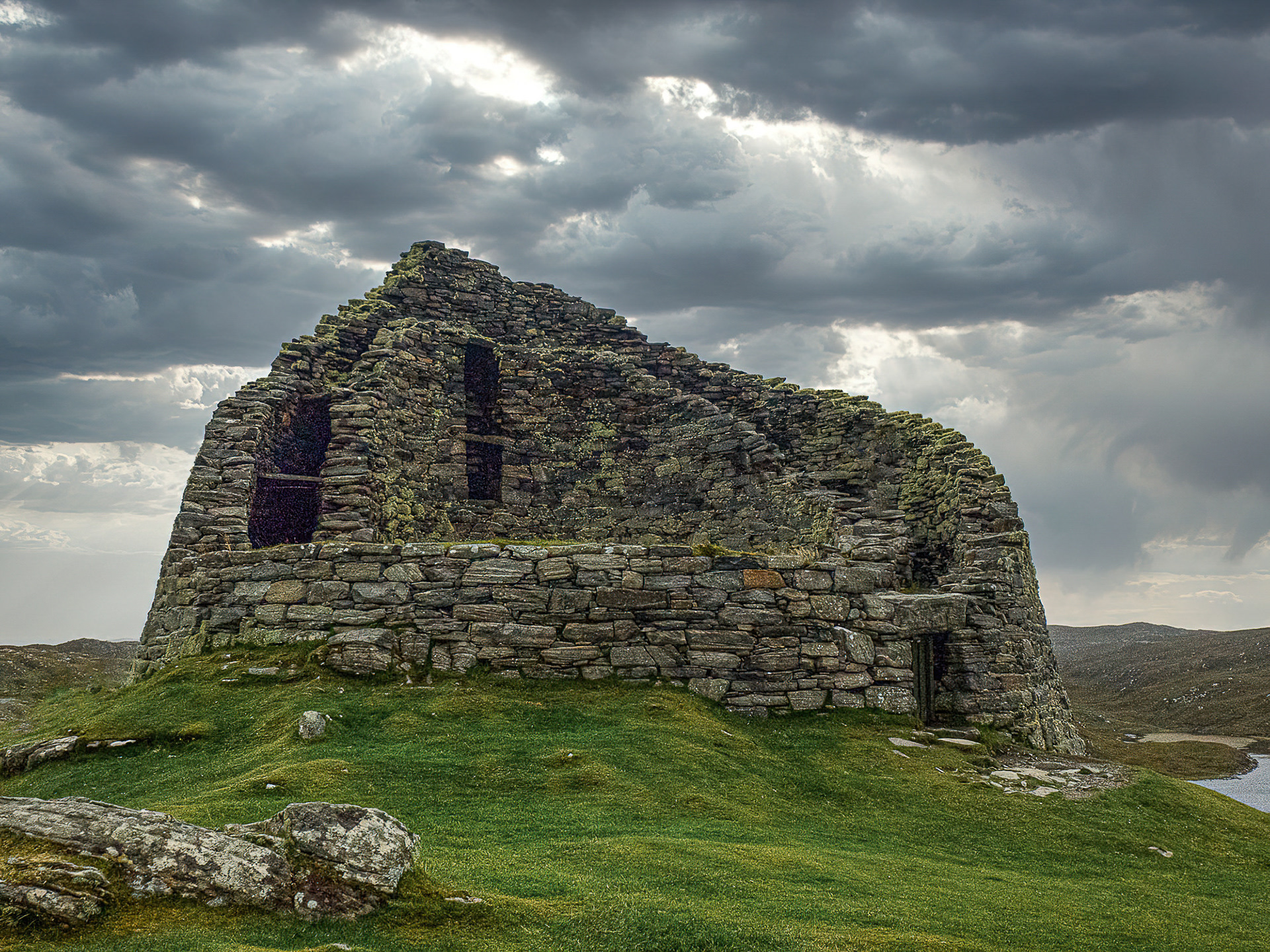 Dùn Chàrlabhaigh Broch, Isle of Lewis