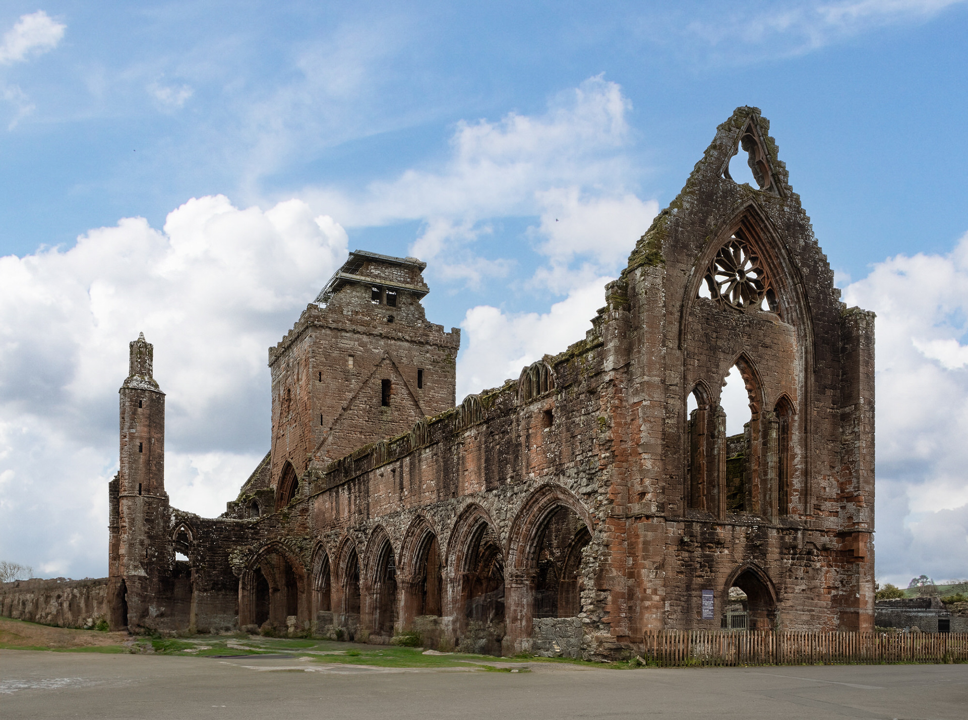 Sweetheart Abbey, Dumfries & Galloway