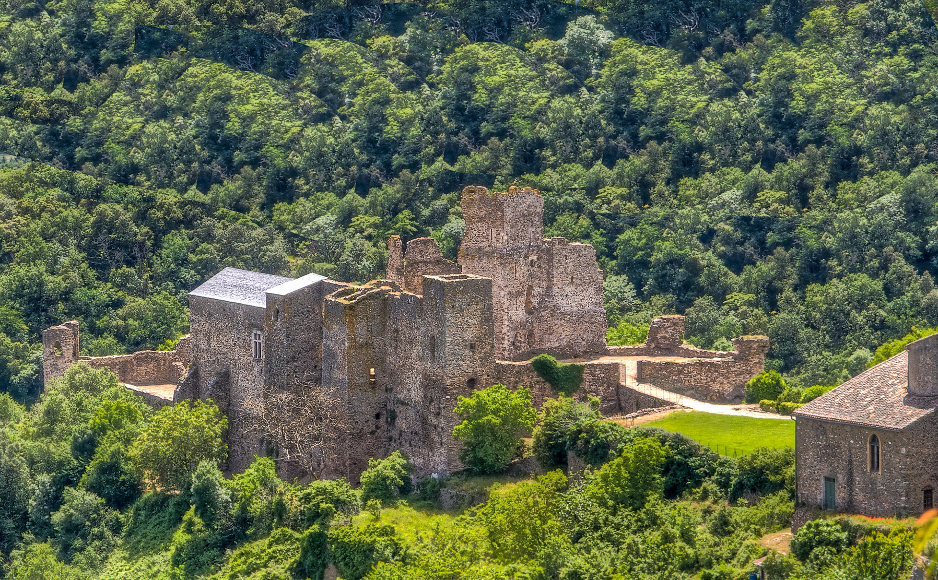 le Château de Saissac,  Occitanie, France