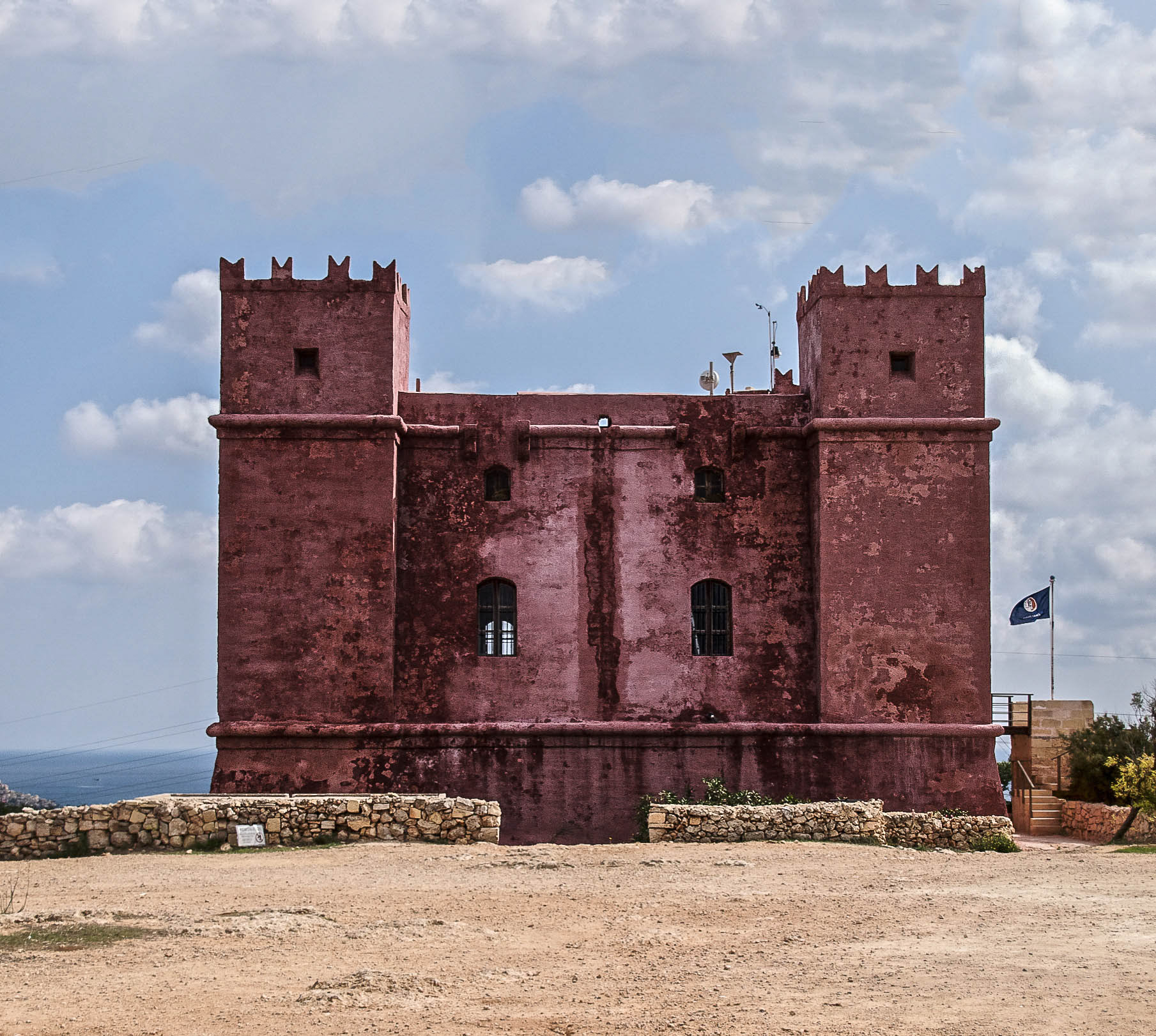 It-Torri L-Aħmar, Malta