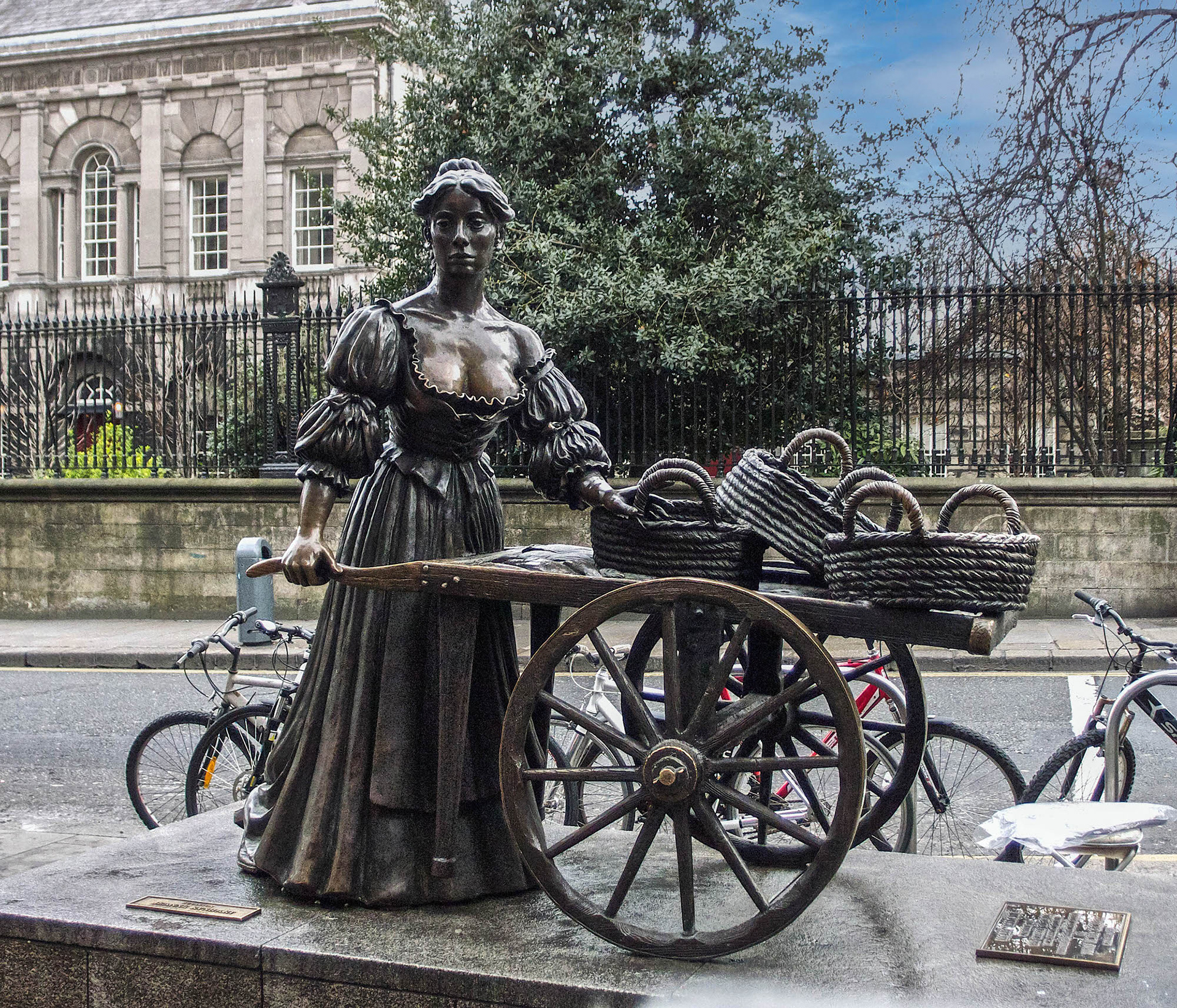 Molly Malone statue, Dublin, Republic of Ireland
