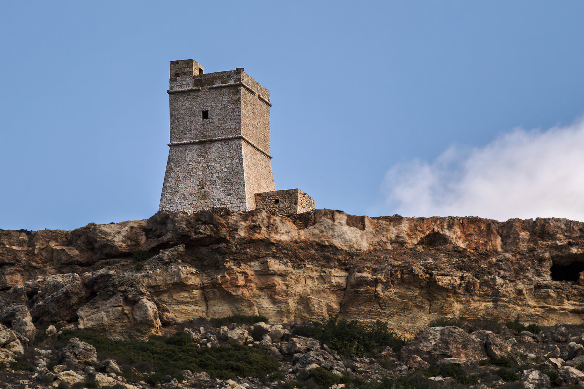 It-Torri ta' Ġnejna, Malta