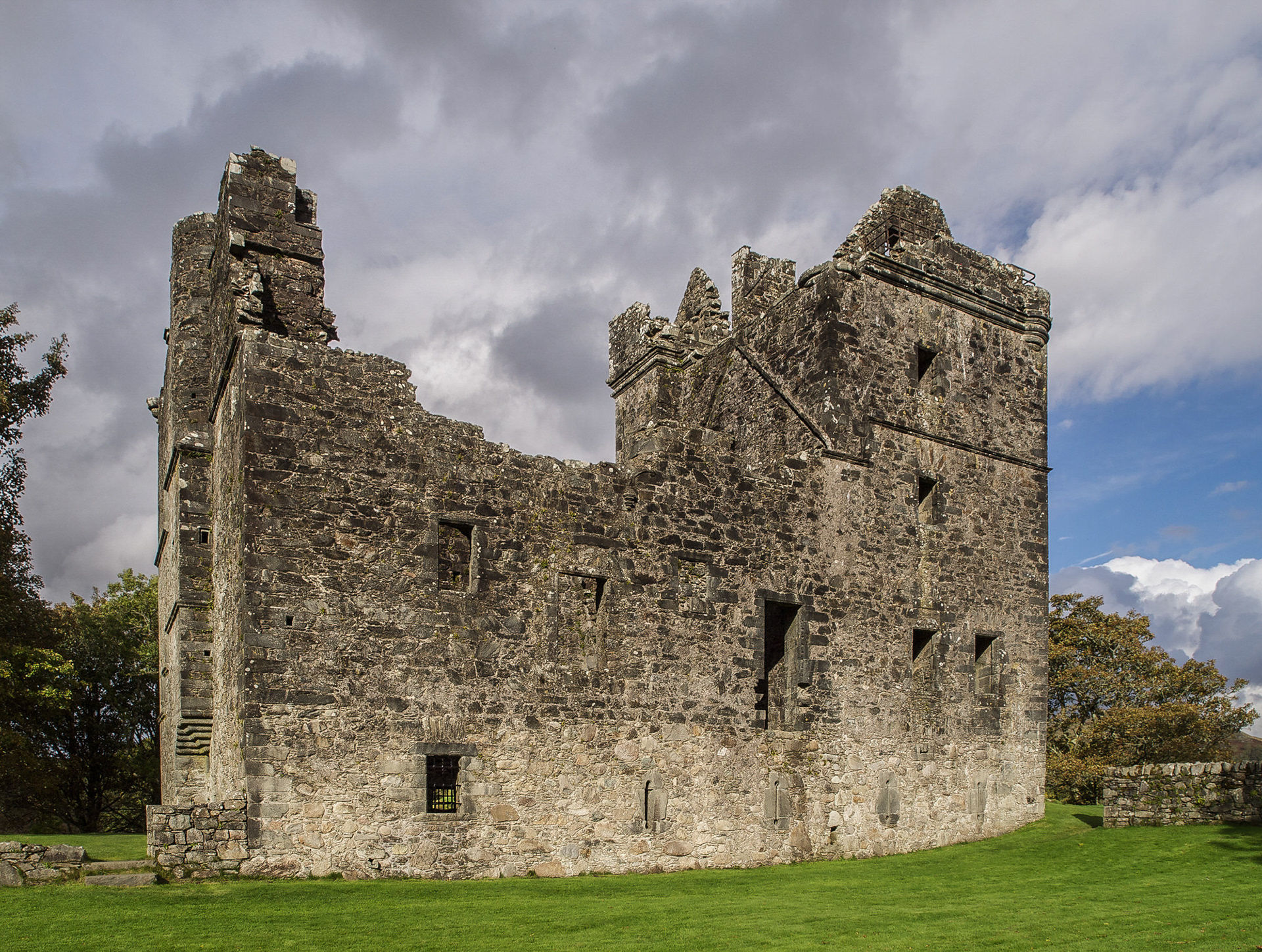 Carnasserie Castle, Argyll & Bute