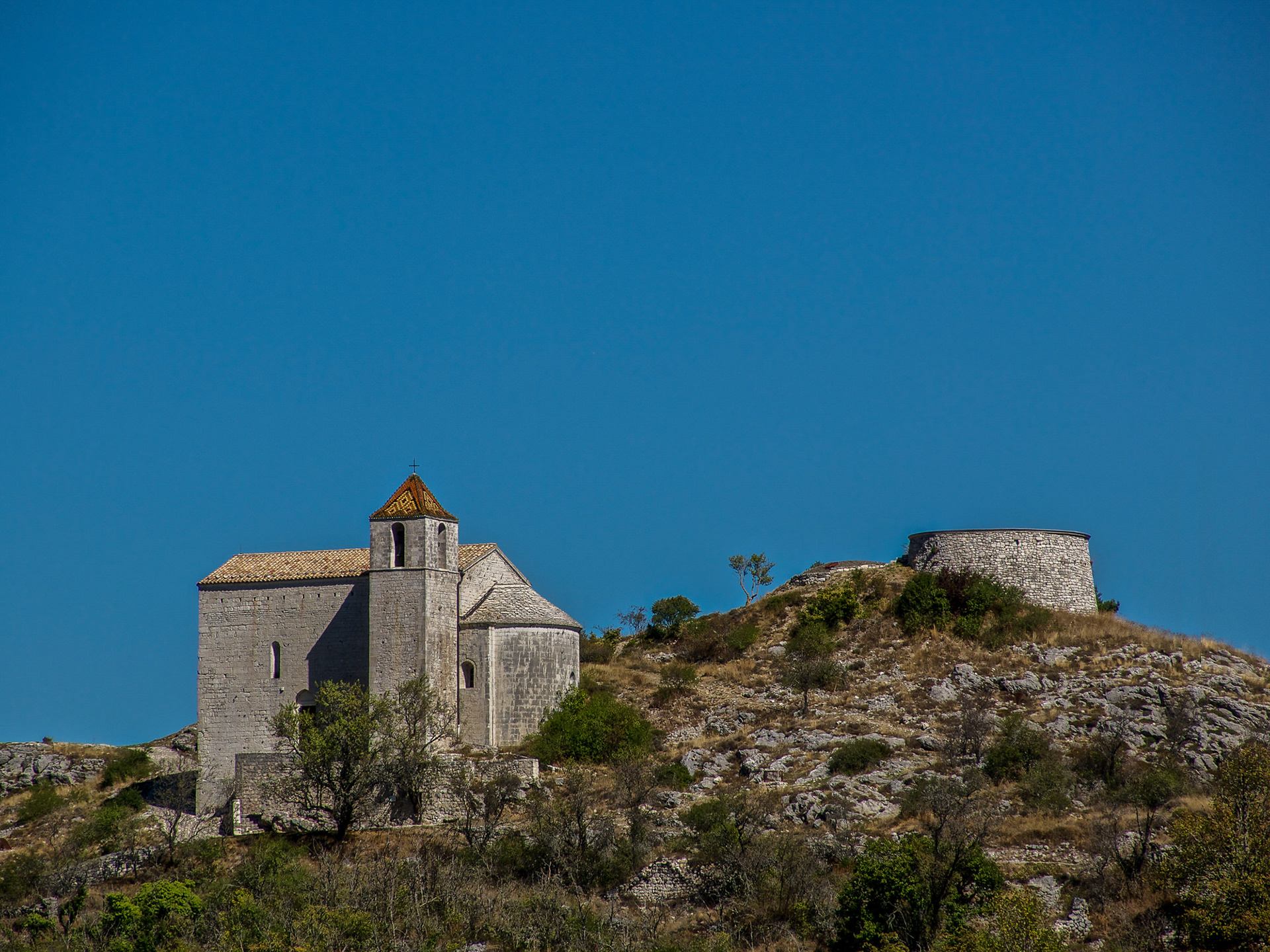 L'église Saint-Andre (1100), Provence-Alpes-Côte d'Azur, France