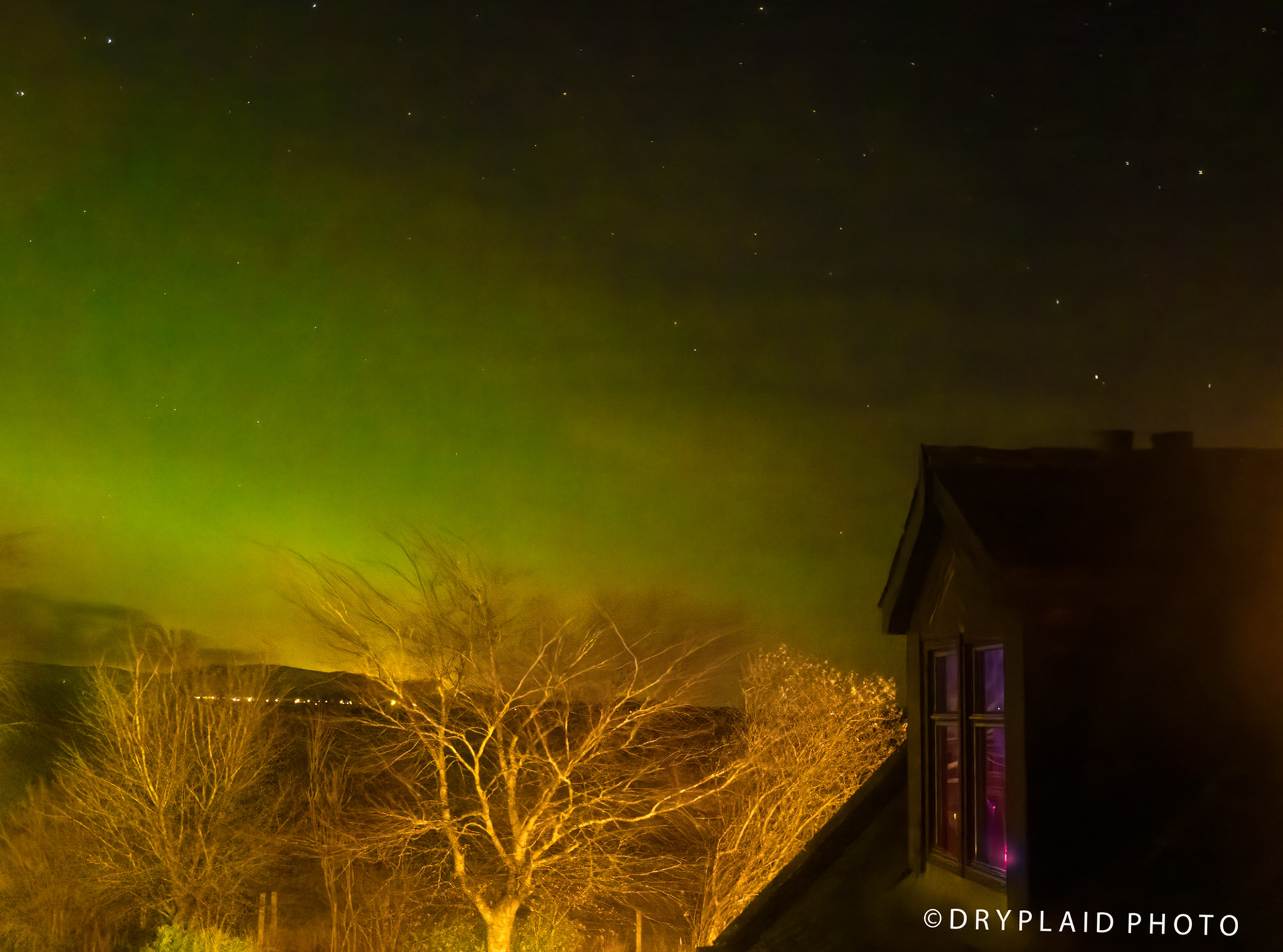 Tail-end of aurora at Dryplaid