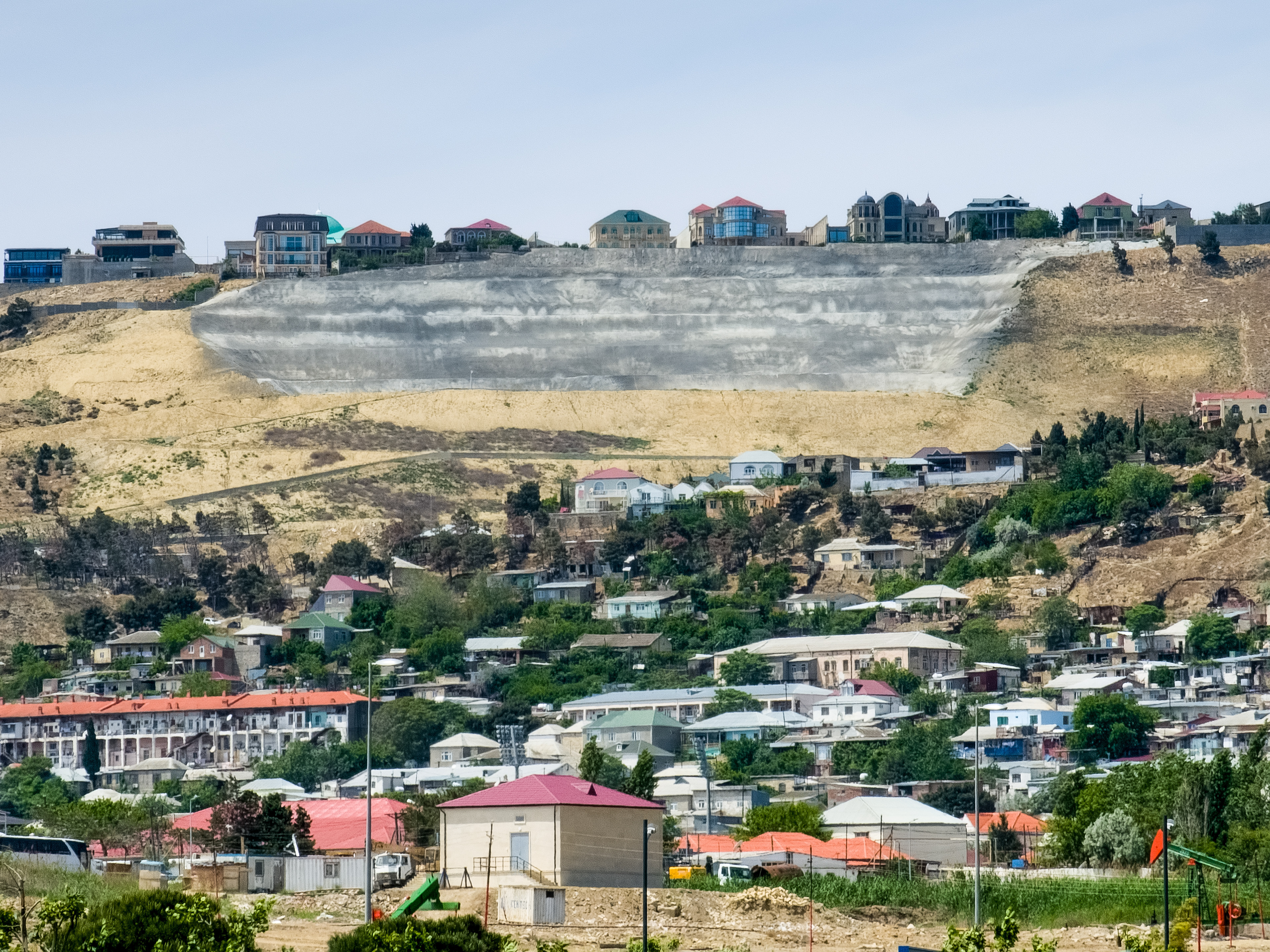 Baku - villaer og oljepumper