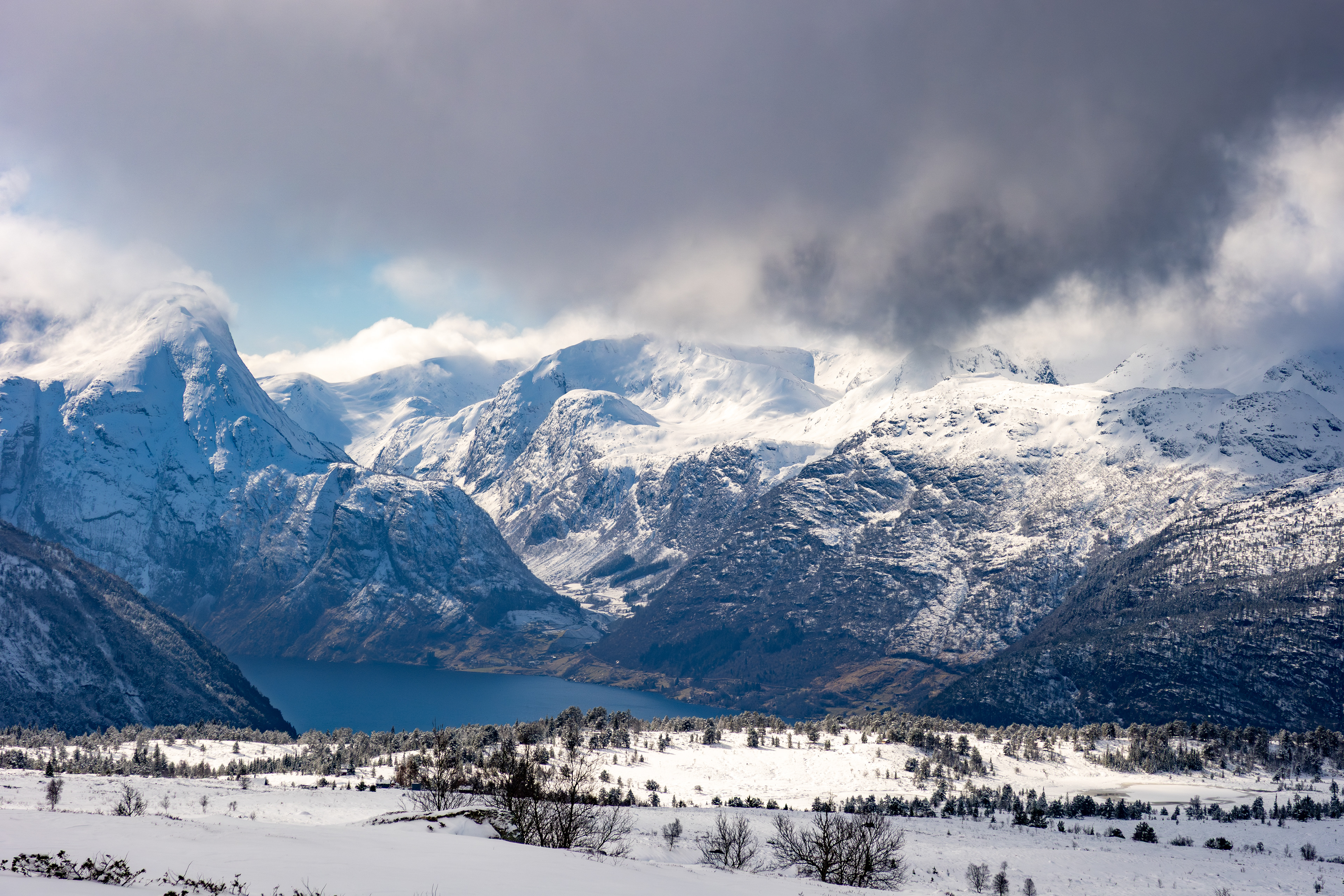 Breimsvatnet, Kandal og Botnafjellet