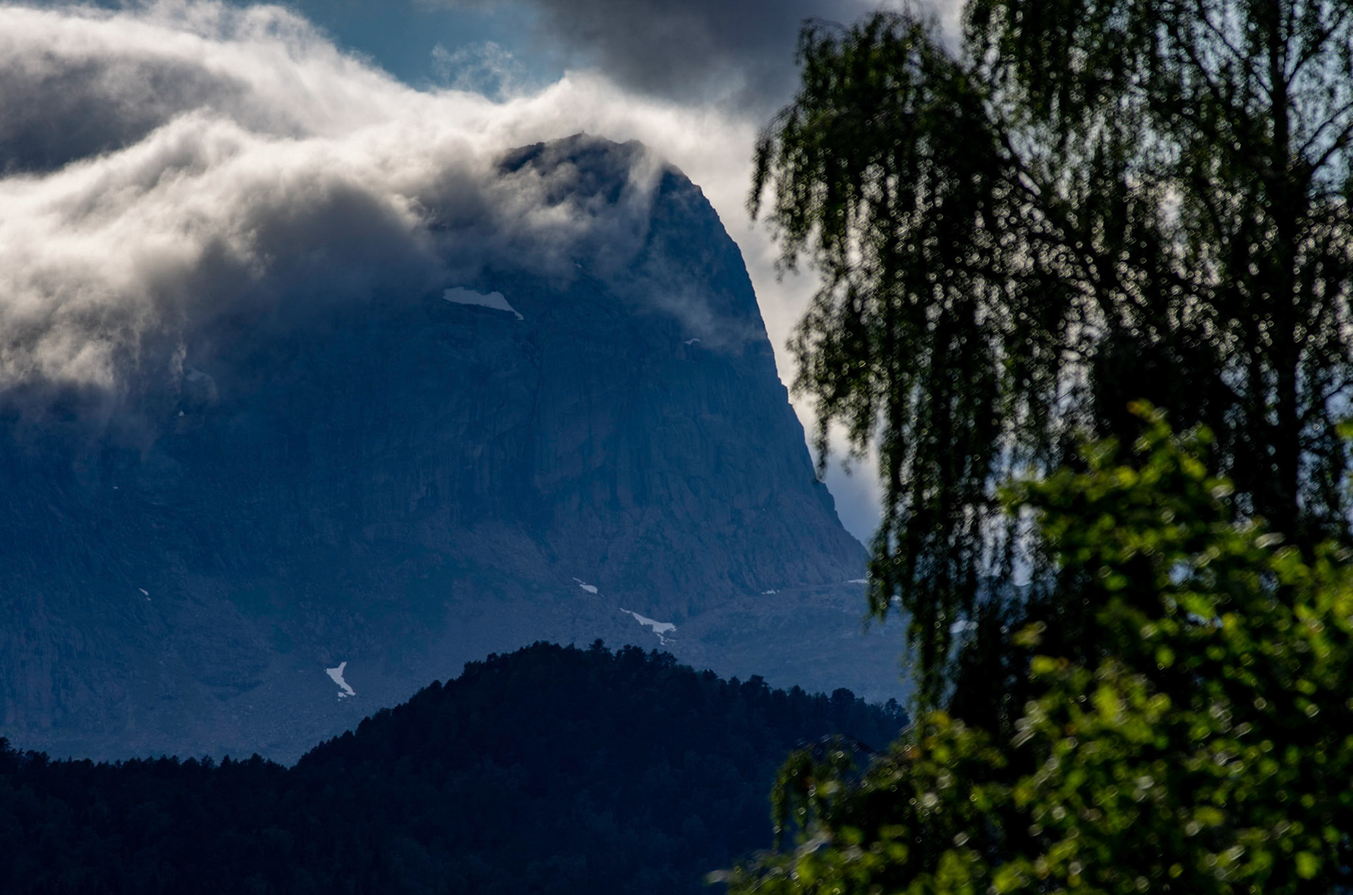 Skjerdingane (Hyeneshesten) i Gloppen