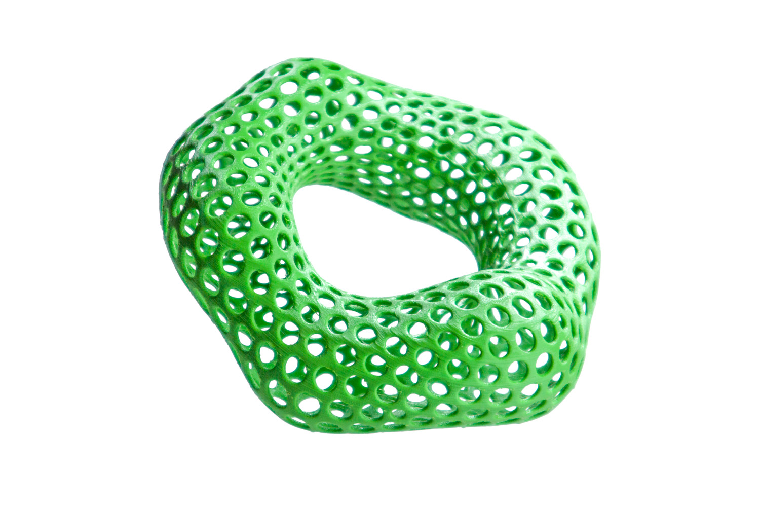 Bracelet 231B1.3.3 Print 3 (Green), 2023, 3D printed polylactic acid, 6 x 6 x 2.5 in. (15.25 x 15.25 x  6.25 cm), photographed by Clayton Salley