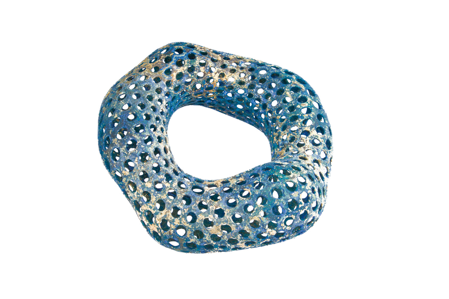 Bracelet 231B1.2 Print 2, 2023, 3D printed and cast, bronze, patina, 6 x 6 x 2.5 in. (15.25 x 15.25 x 6.25 cm), photographed by Clayton Salley