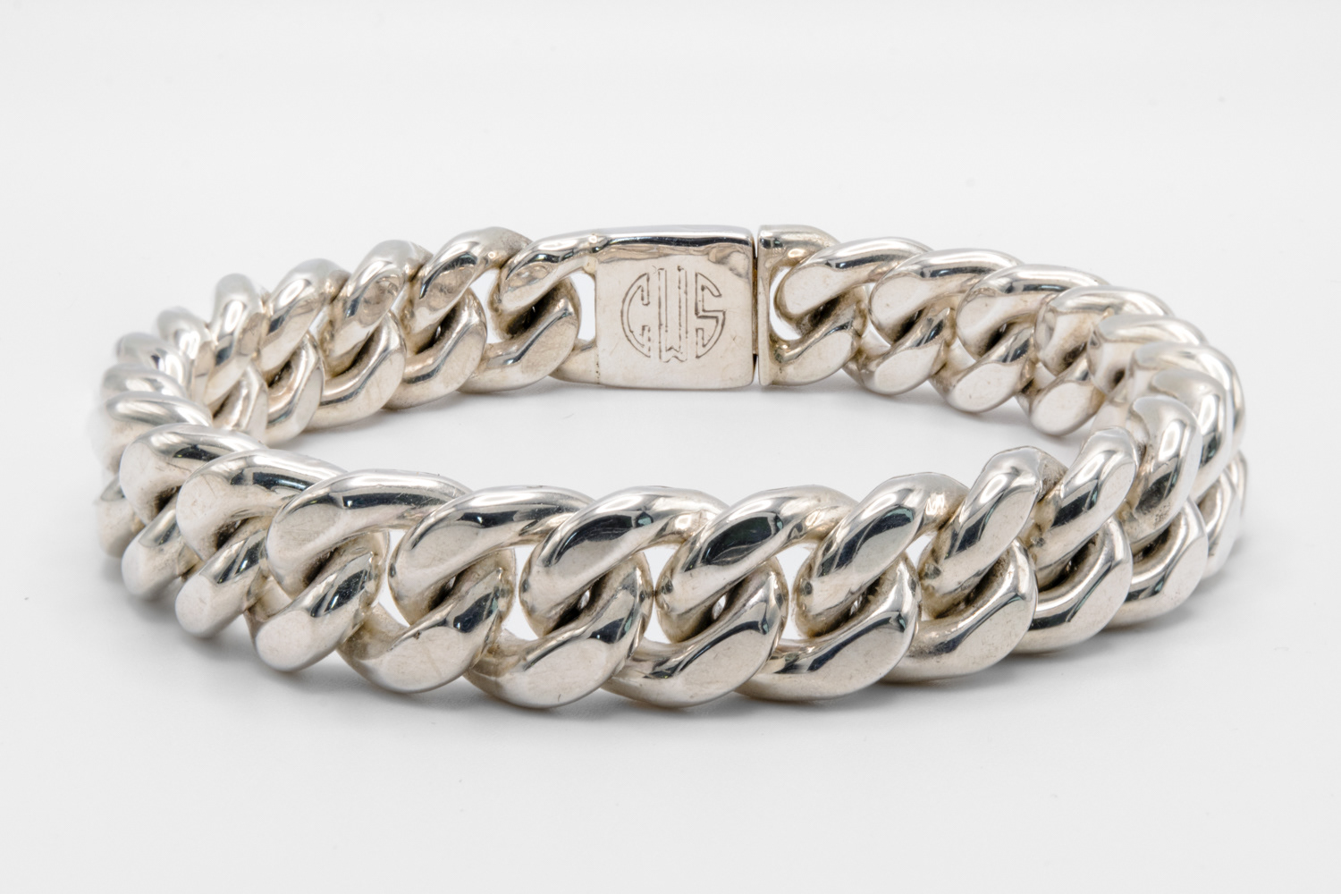 Cuban Chain Bracelet, 2024, fabricated, sterling silver, 7.5 x 0.5 x 0.25 in. (19 x 1.25 x 0.5 cm), photographed by Clayton Salley