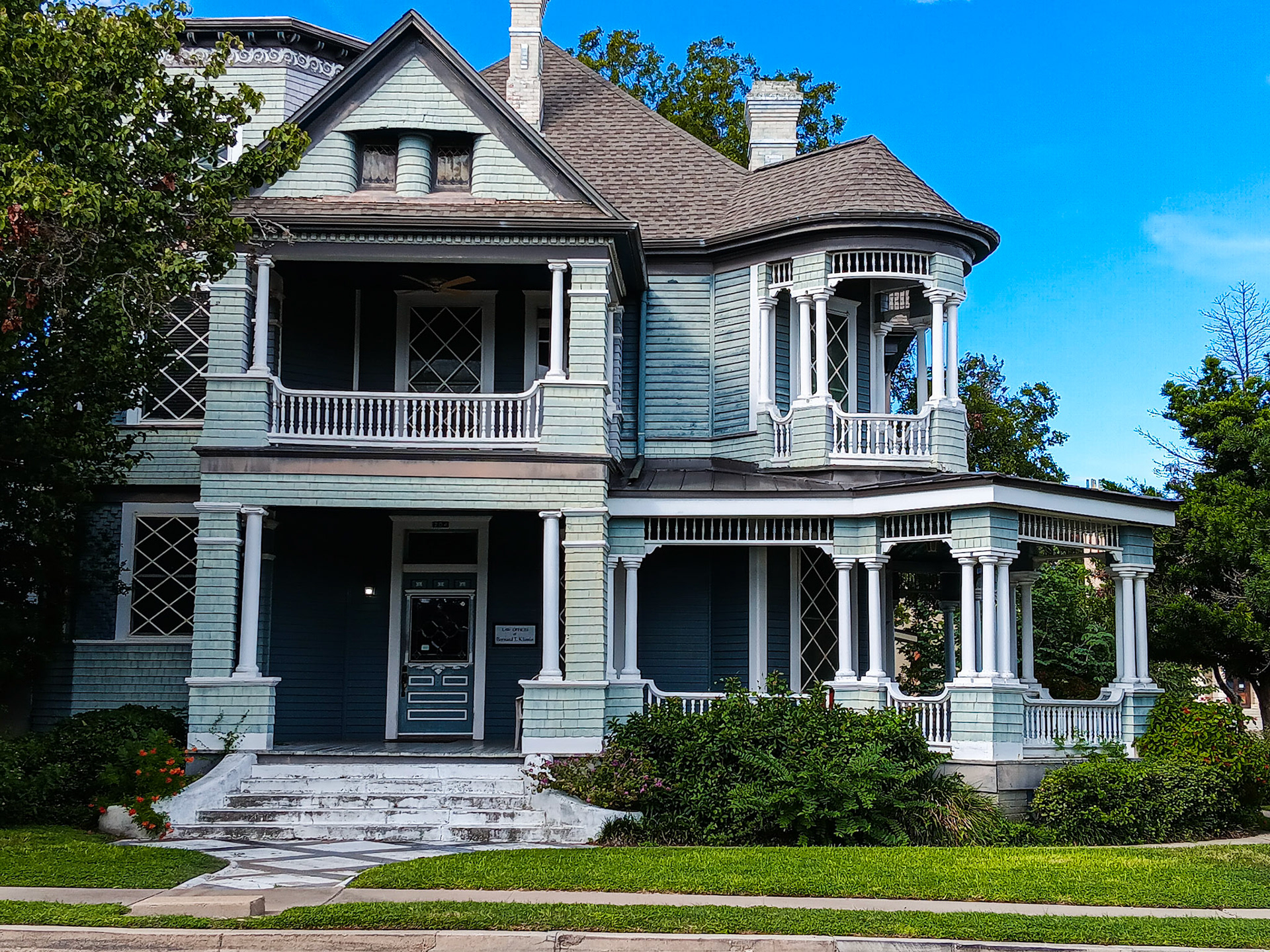 A house in historic downtown Victoria, TX