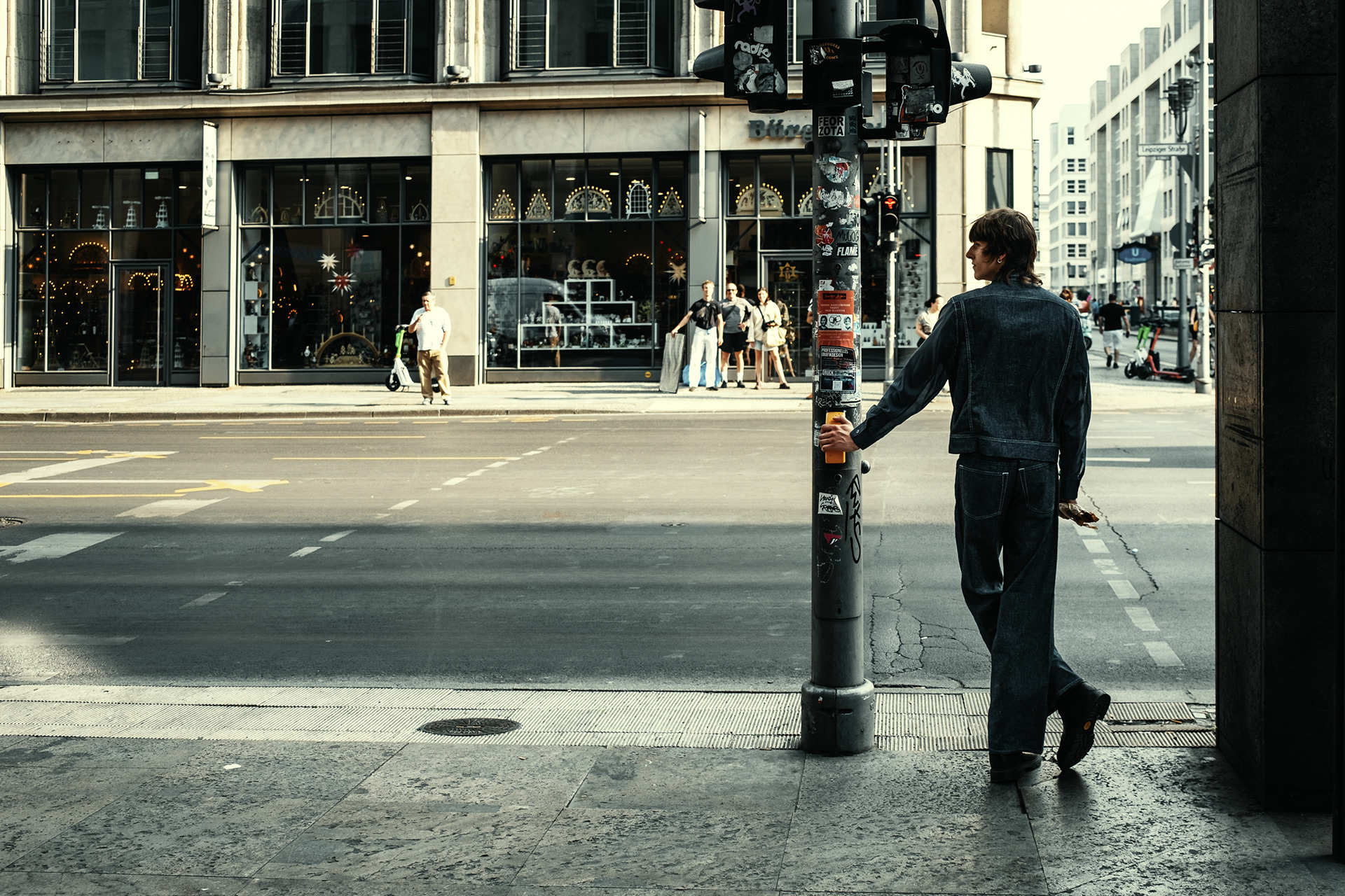 Street 23 42