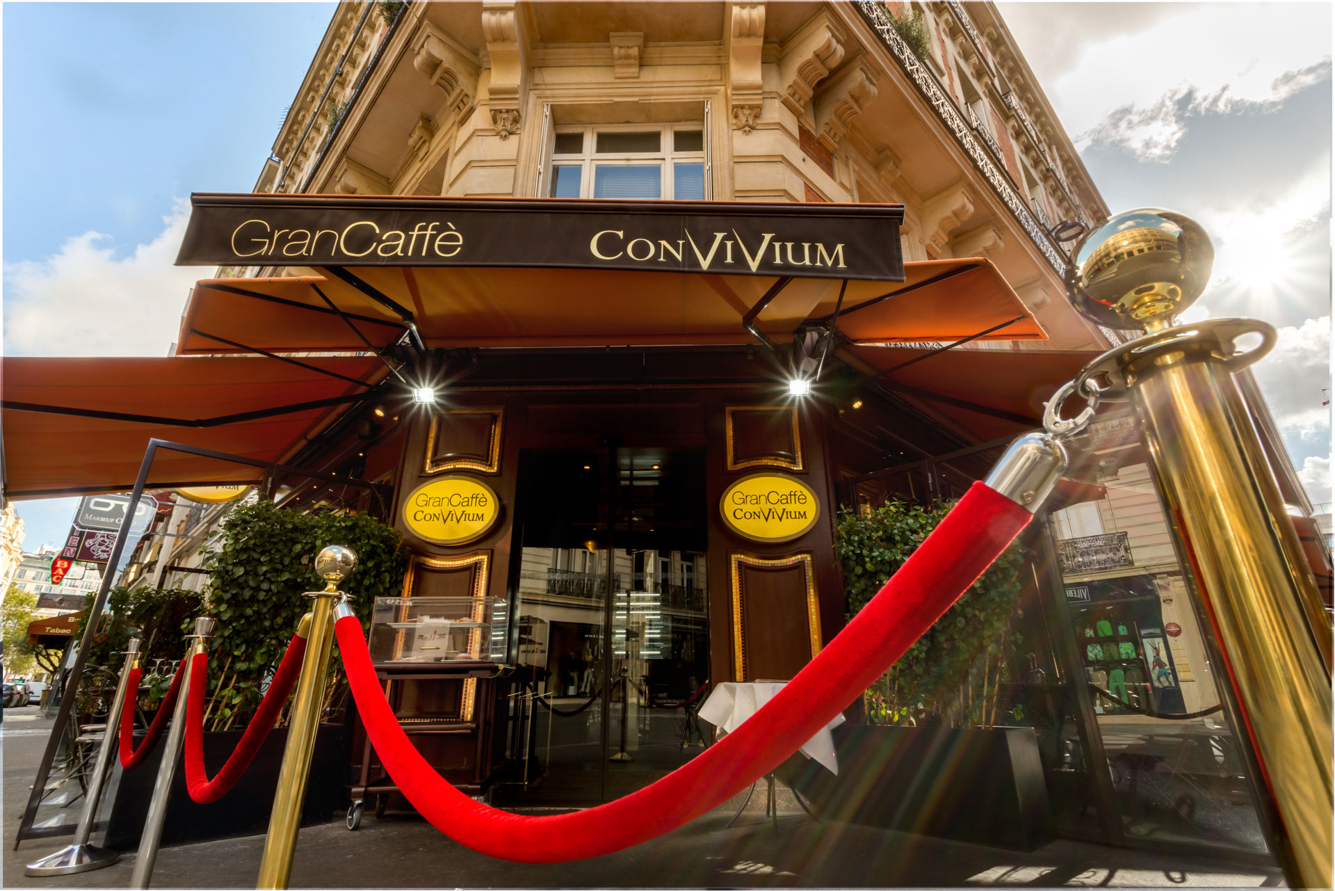 Détail de la devanture du restaurant