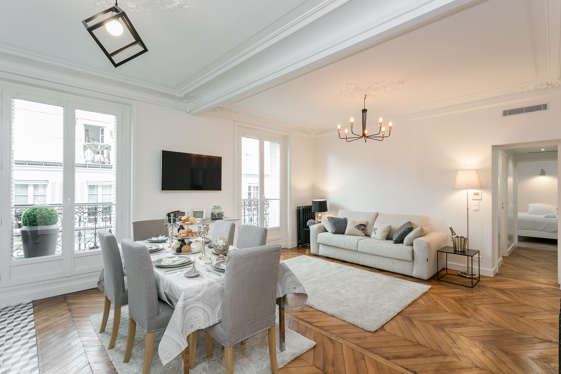 living and dining room - salle à manger