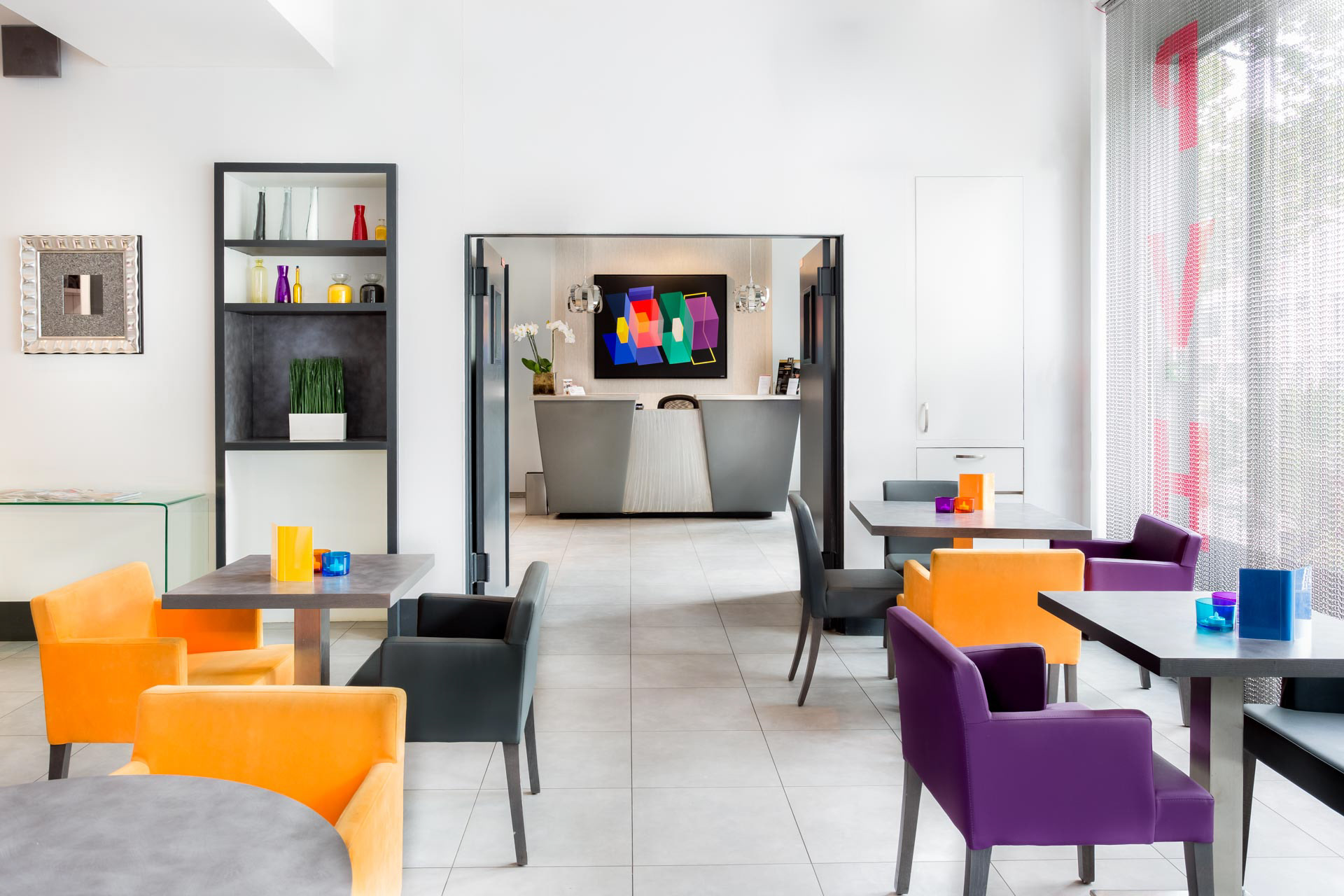 Salle a manger et accueil Hotel porte de Versailles