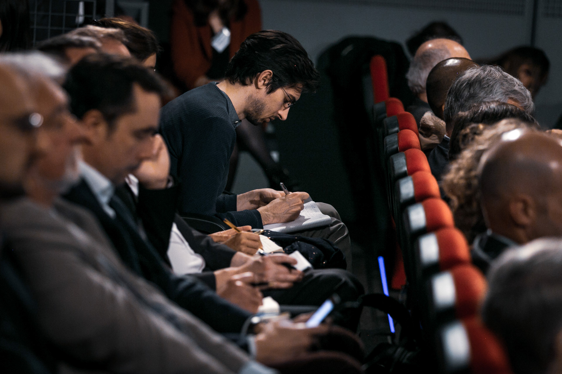 Le publique est très attentif