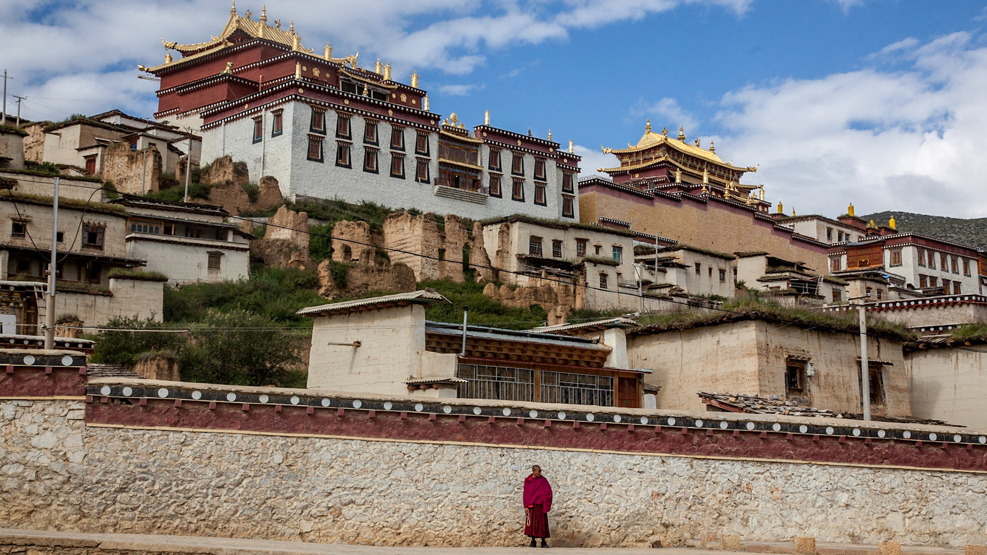 The Ganden Sumtsenling Monastery, also known as Sungtseling and Guihuasi[1] (Tibetan: དགའ་ལྡན་སུམ་རྩེན་གླིང་, dga' ldan sum rtsen gling, Chinese: 松赞林寺 Sōngzànlín Sì), is a Tibetan Buddhist monastery situated 5 kilometres (3.1 mi) from the city of Zhongdian at elevation 3,380 metres (11,090 ft) in Yunnan province, China. Built in 1679, the monastery is the largest Tibetan Buddhist monastery in Yunnan province and is sometimes referred to as the Little Potala Palace. Located in the capital of Diqing Tibetan Autonomous Prefecture, it is also the most important monastery in southwest China.

It belongs to the Yellow Hat sect of Tibetan Buddhism of the Gelukpa order of the Dalai Lama. The Fifth Dalai Lama's Buddhist visionary zeal established the monastery in Zhongdian, in 1679. Its architecture is a fusion of the Tibetan and Han Chinese. It was extensively damaged in the Cultural Revolution and subsequently rebuilt in 1983; at its peak, the monastery contained accommodation for 2,000 monks; it currently accommodates in its rebuilt structures 700 monks in 200 associated houses.[2] [3][4][5]