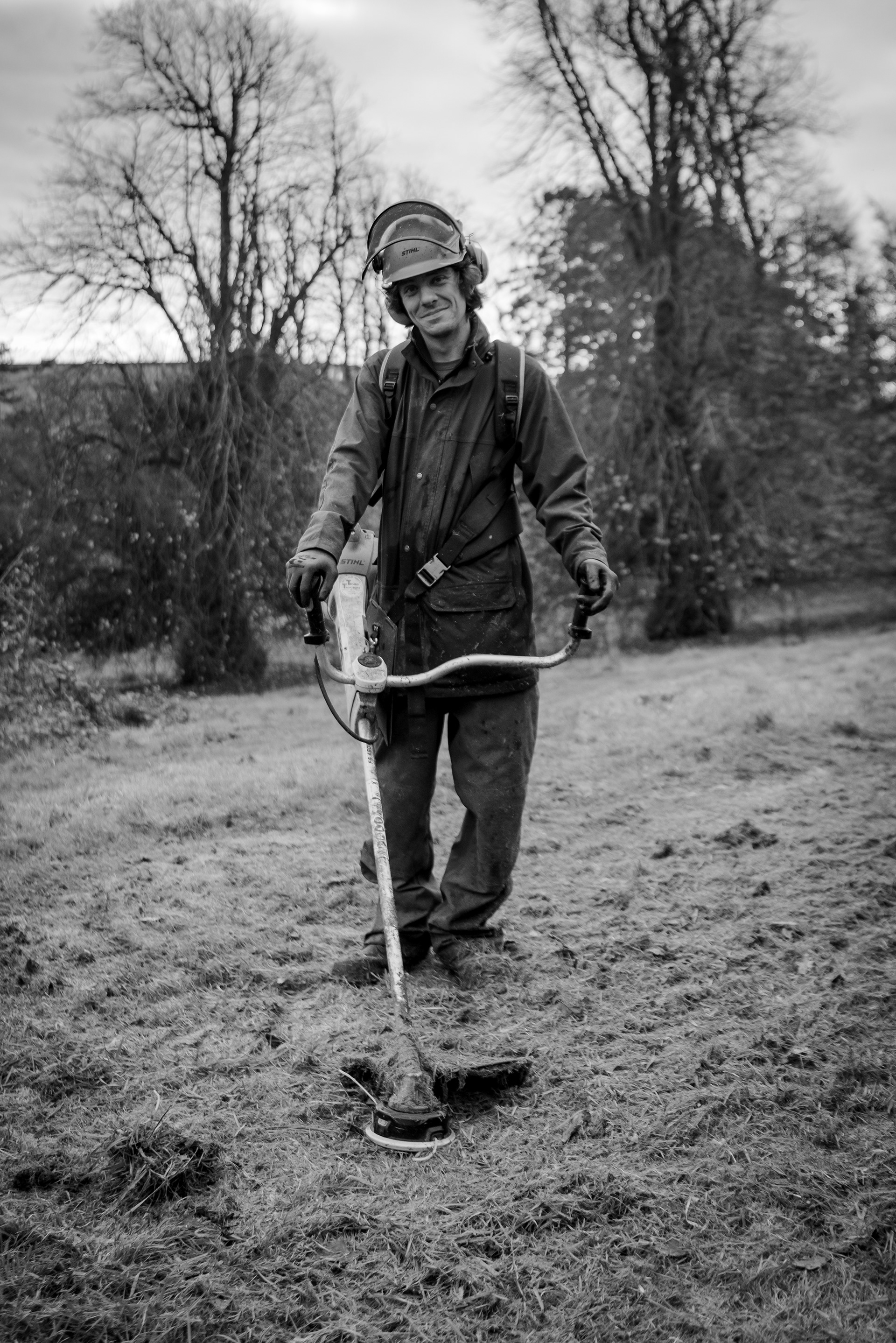 Alister, one of the grounds crew for Falmouth University, on the Penryn Campus, Penryn, Cornwall, UK 29/11/2022 © Simon Shea 2022