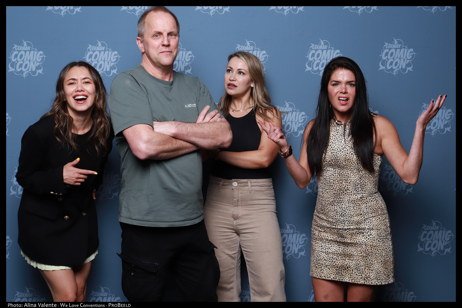 Luisa D'Oliveira (Emori in the 100), me, Chelsey Reist (Harper McIntyre in the 100) and Marie Avgeropoulos (Octavia Blake in the 100)
