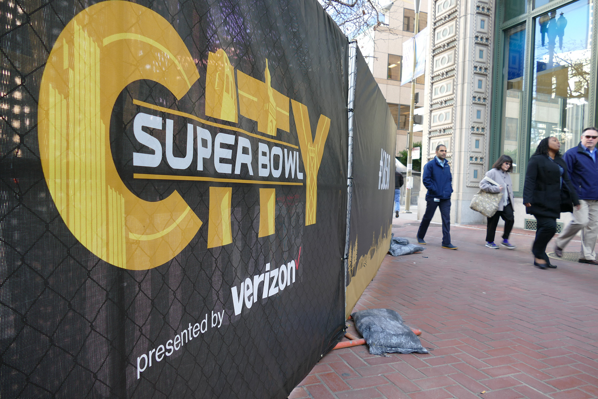 Verizon's Super Bowl Plans Extend Beyond a TV Commercial