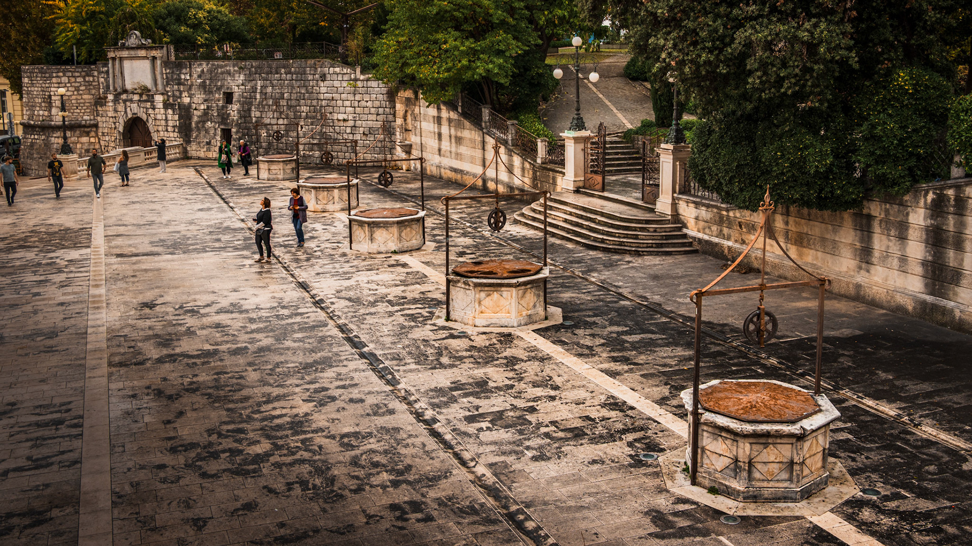 Five Wells Square, Zadar