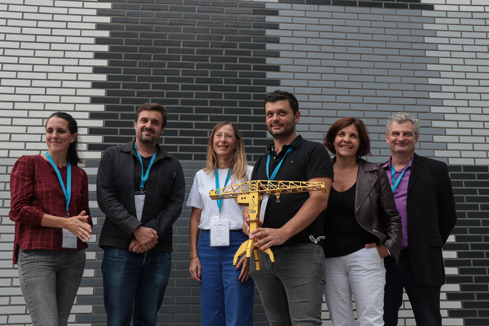 Nouveau trophée pour Clément : la grue jaune, symbole de Nantes