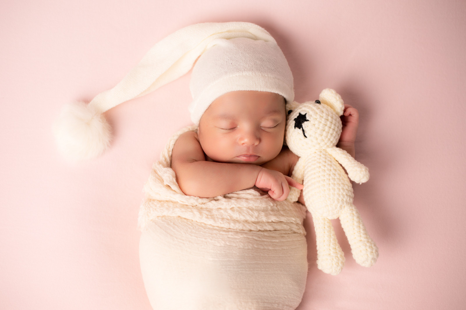 In-home newborn photo sessions in Canberra. © Olia Photography.