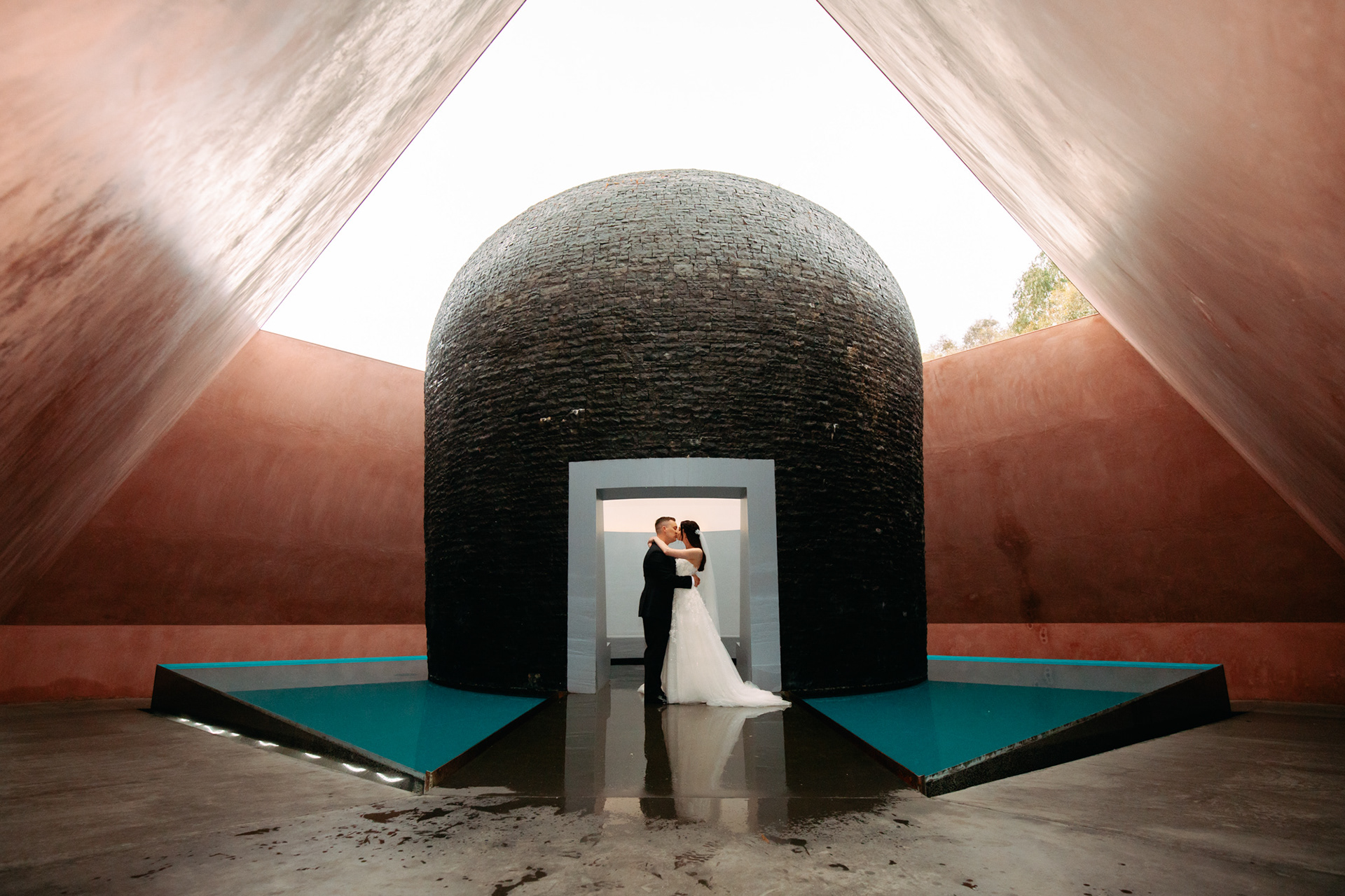 Wedding at the National Gallery of Australia (NGA, Sky Space). Captured by Canberra wedding photographer- Olia Photography.