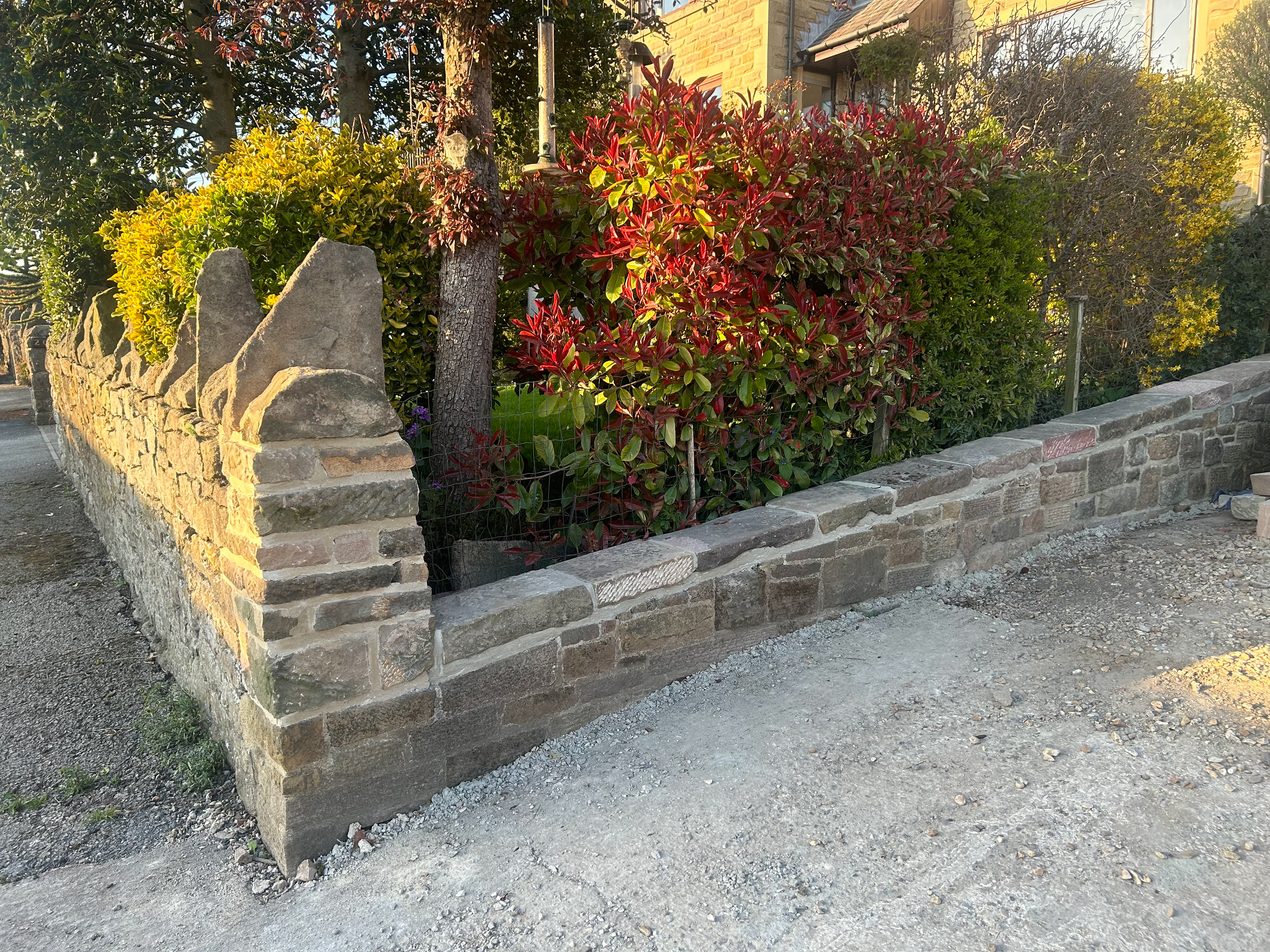 New wall head and boundary wall