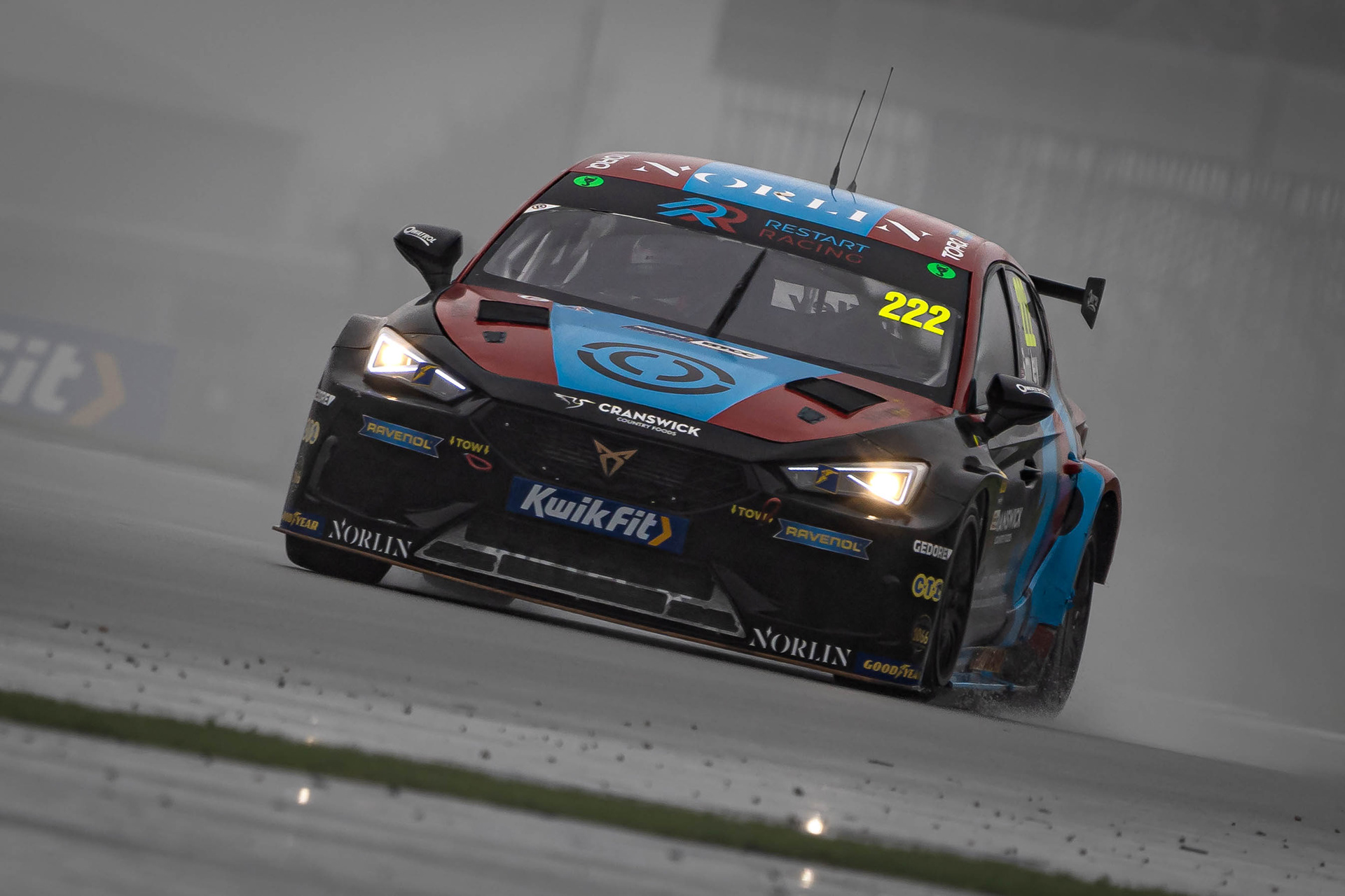 Chris Smiley - Restart Racing - Cupra Leon