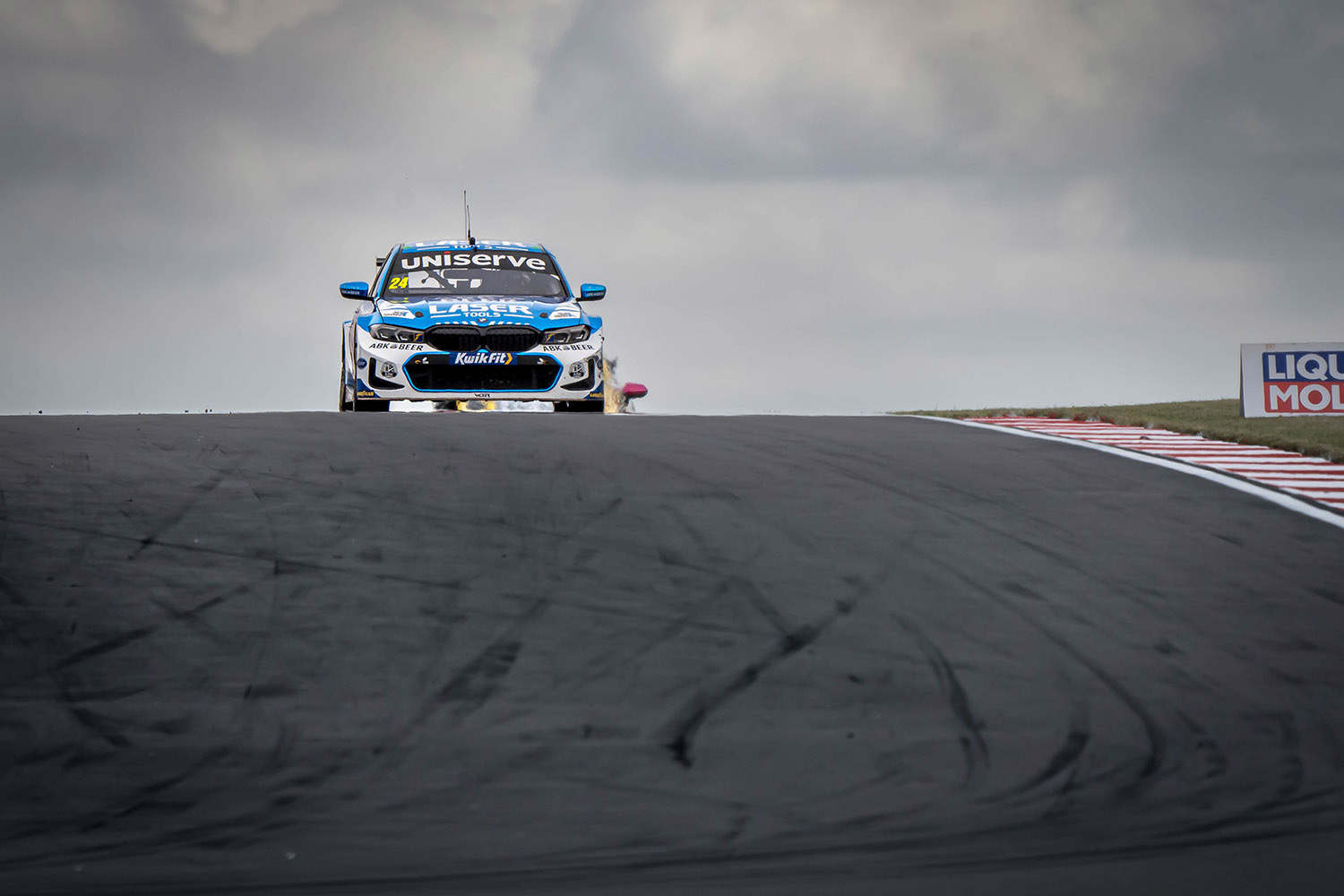 Jake Hill - Laser Tools Racing, BMW 330e M Sport