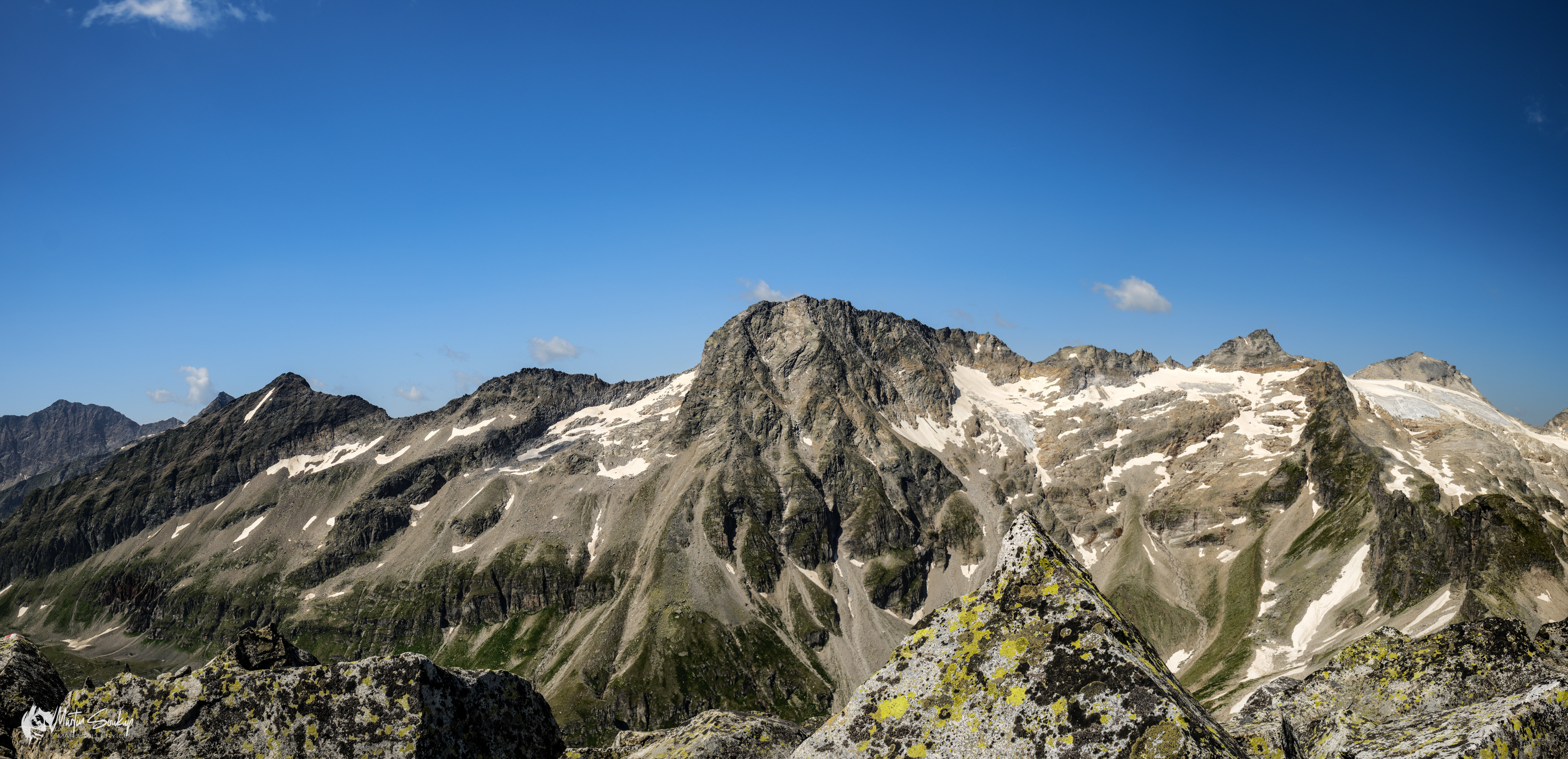 Panorama okolních Taur při pohledu z vrcholu Medelzkopf, uprostřed Kalser Bärenkopf