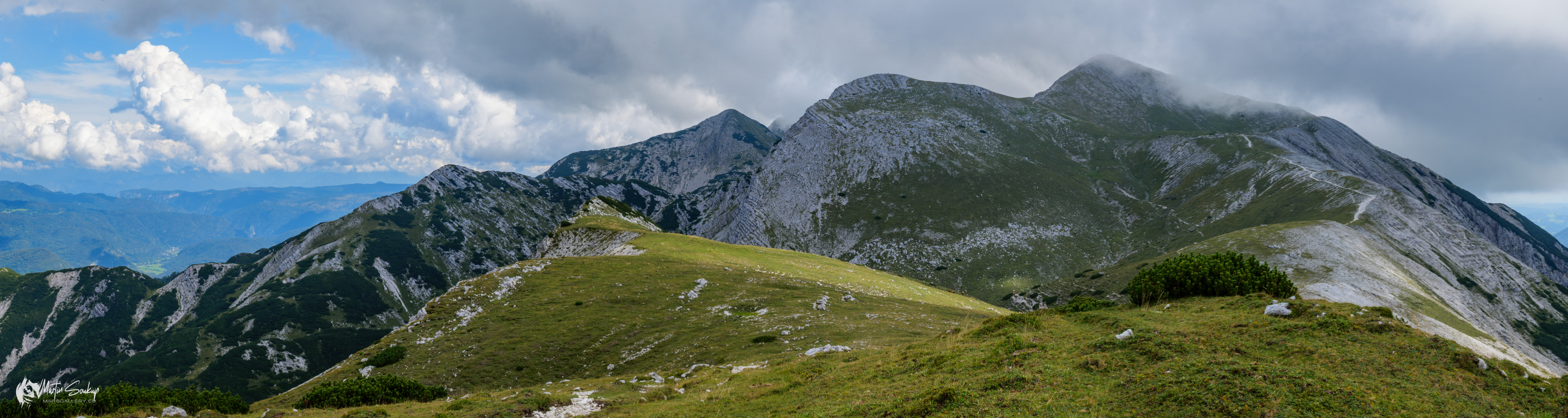 Panorama při výstupu na horu Rodica